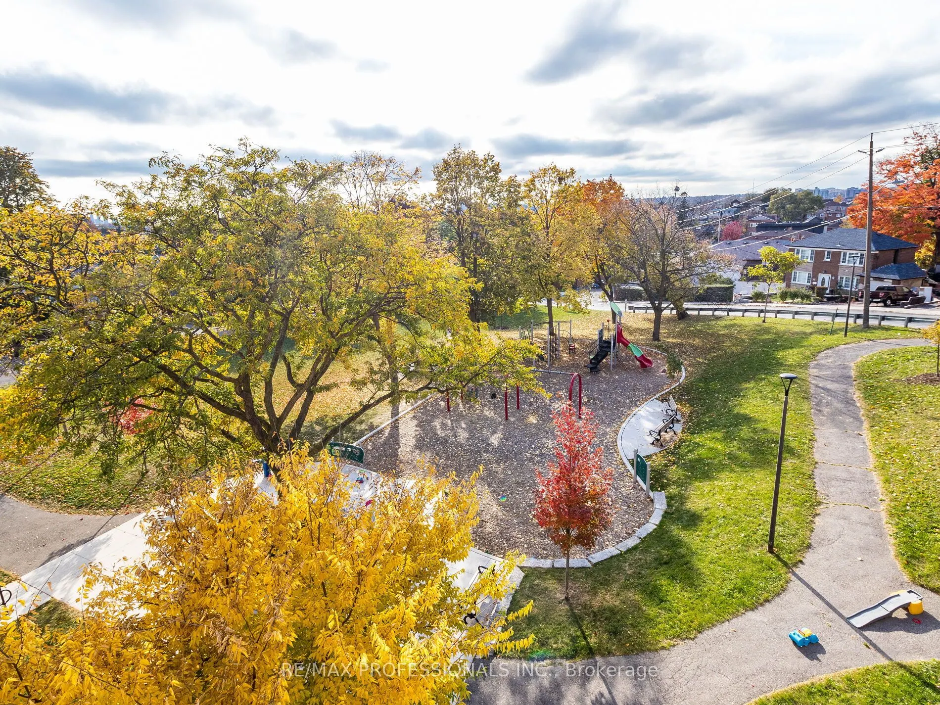 541 Blackthorn Avenue, #108