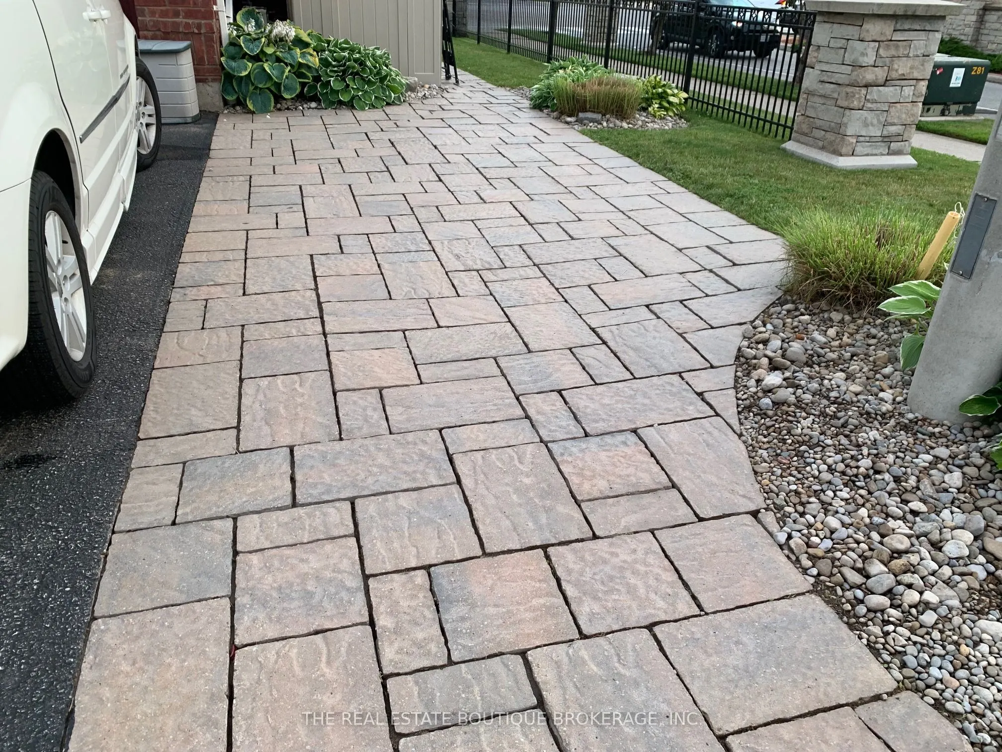3185 Walkers Line, #Upper