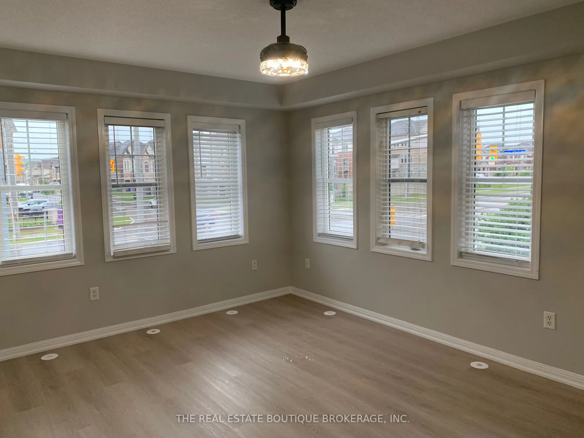 3185 Walkers Line, #Upper
