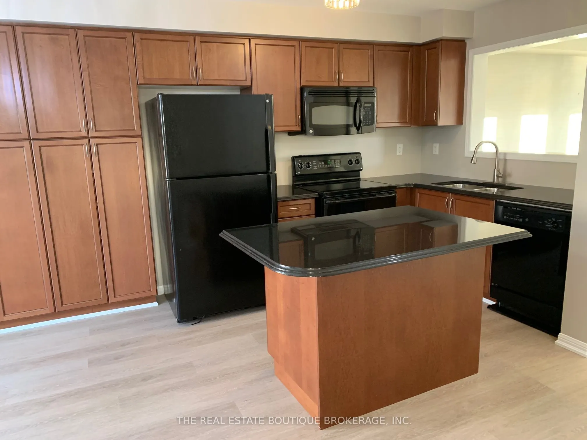 3185 Walkers Line, #Upper