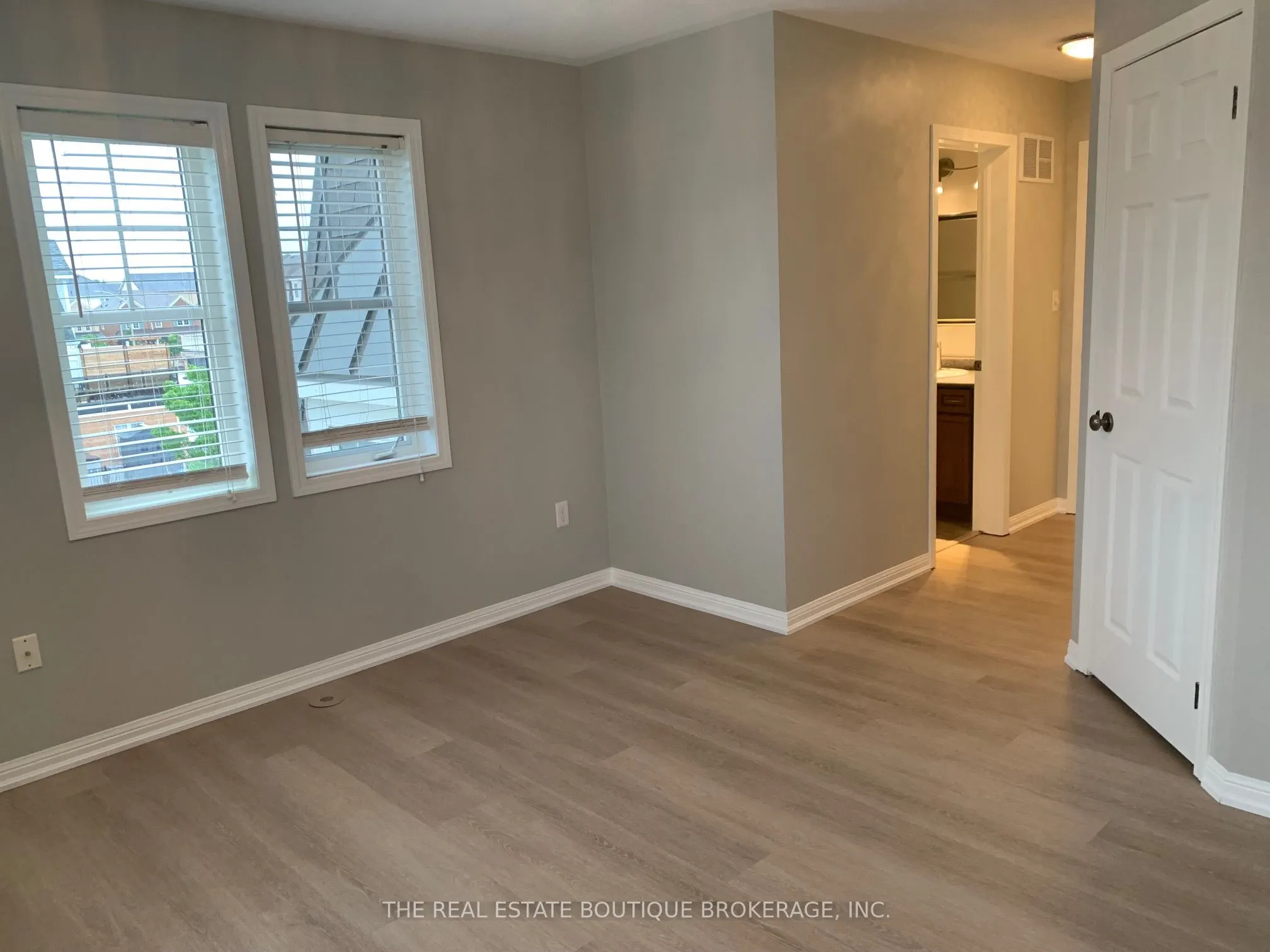 3185 Walkers Line, #Upper