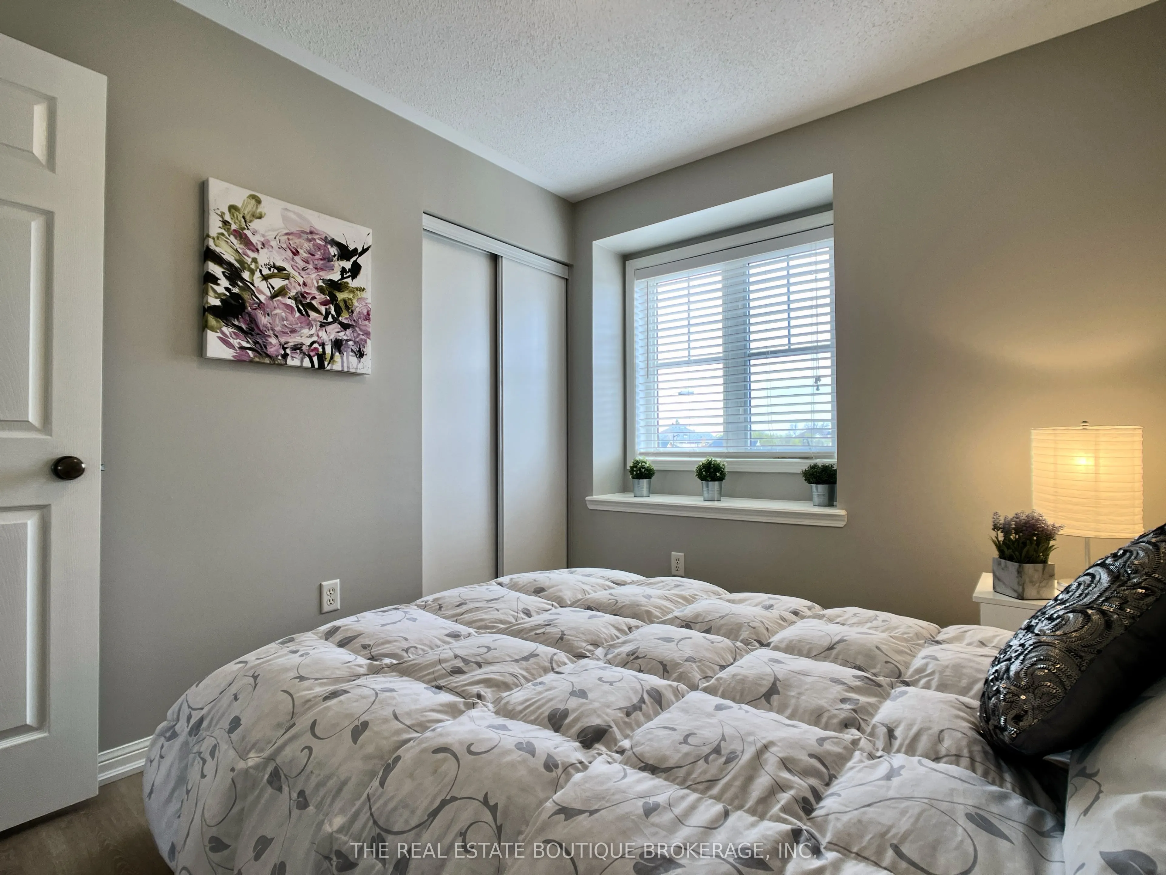 3185 Walkers Line, #Upper