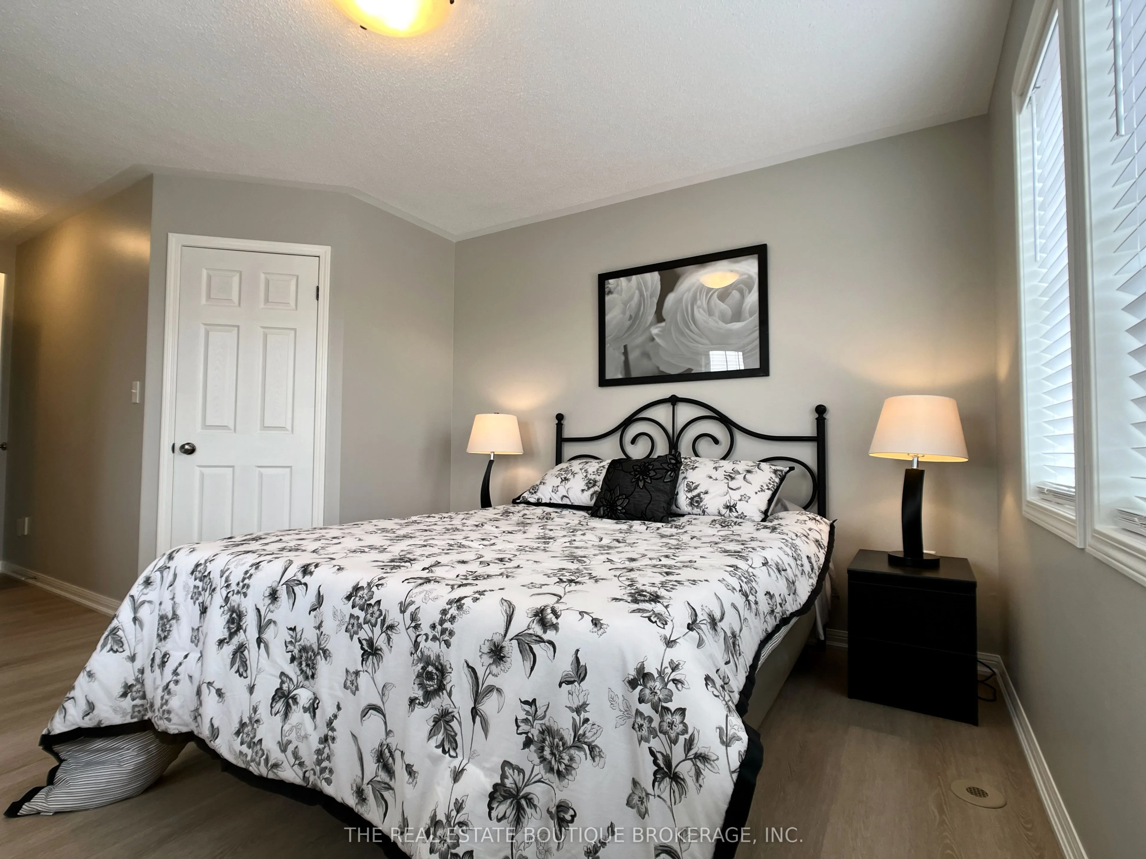 3185 Walkers Line, #Upper