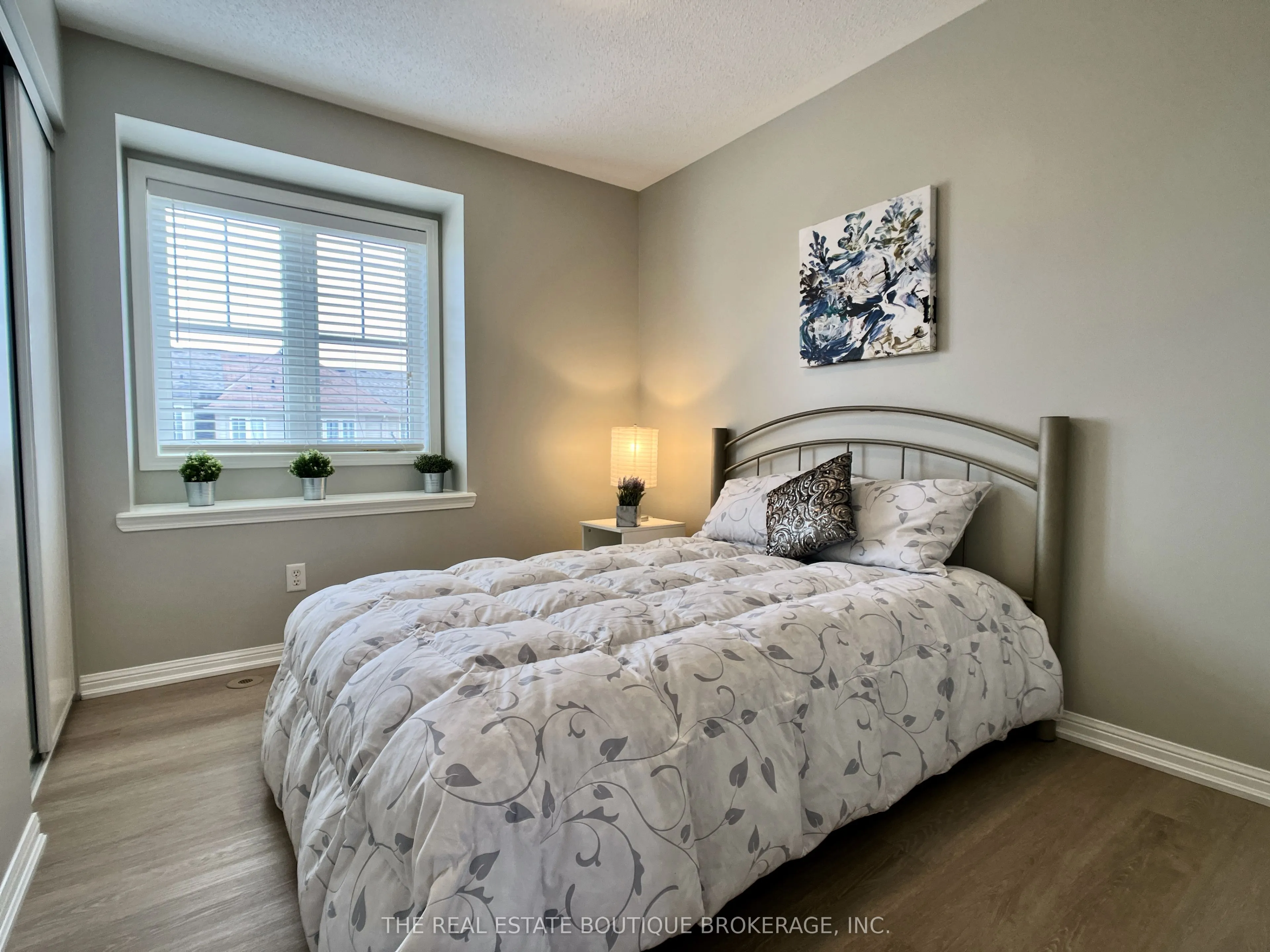 3185 Walkers Line, #Upper