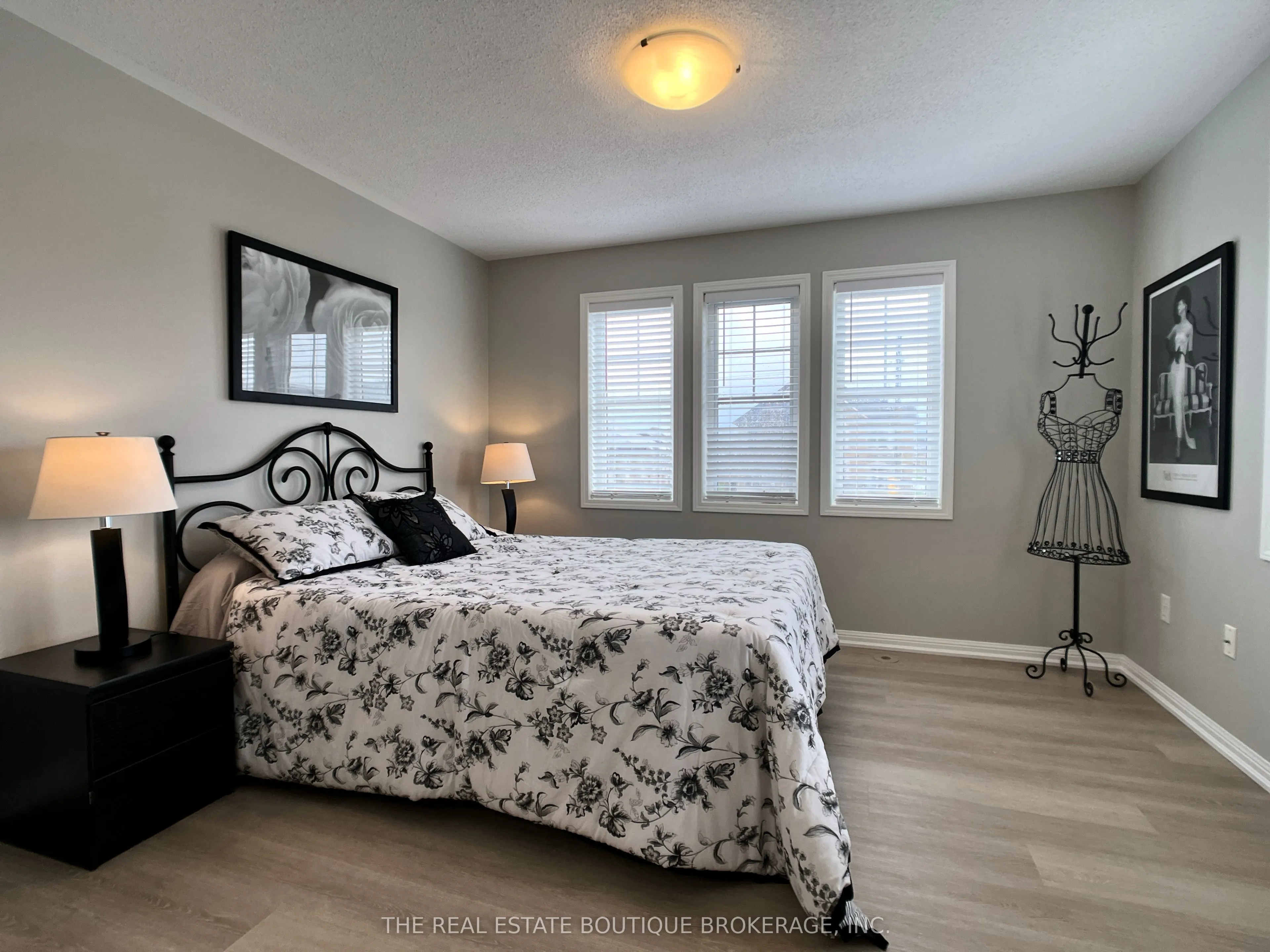 3185 Walkers Line, #Upper