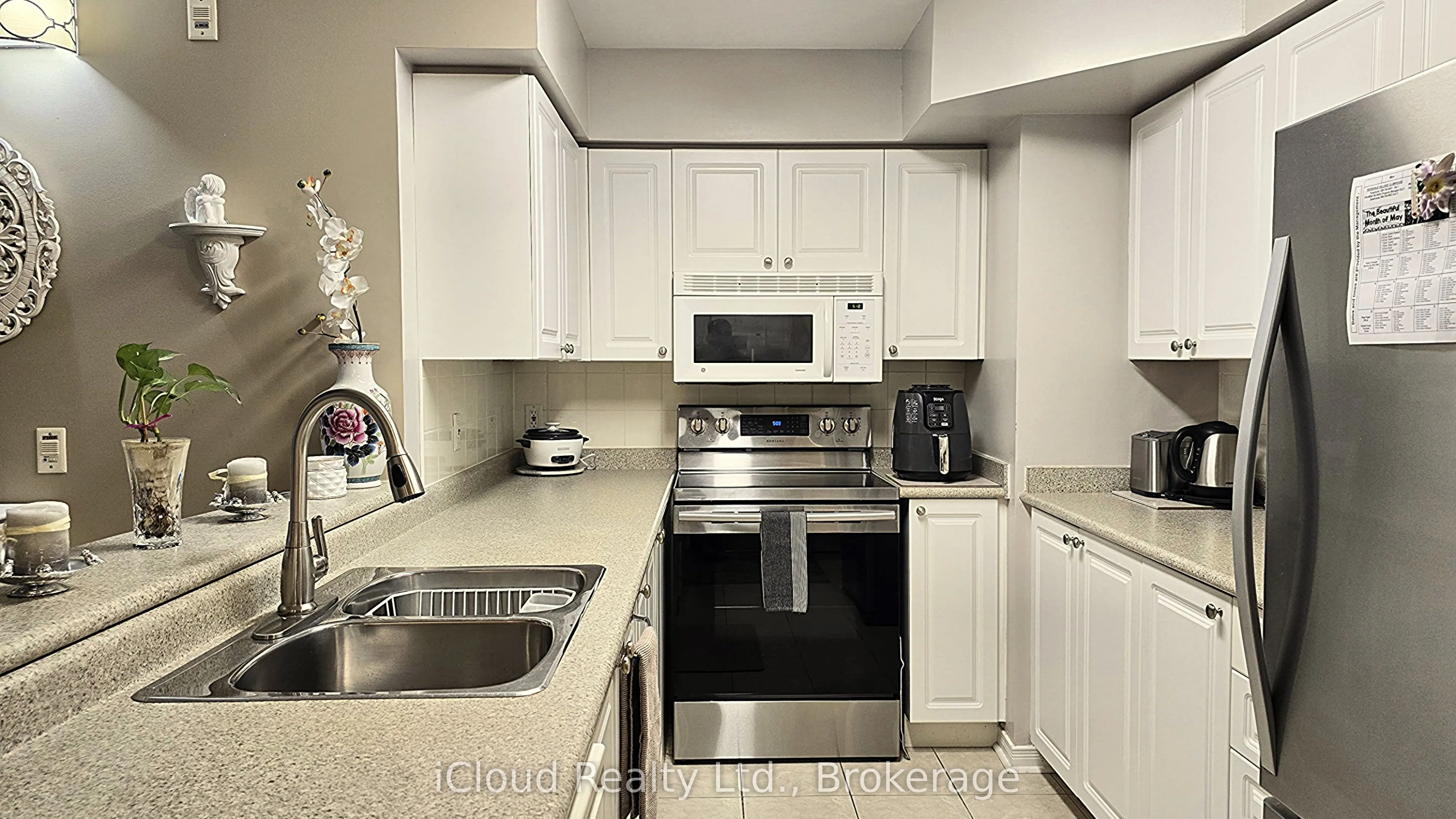 25 Via Rosedale Way, #207