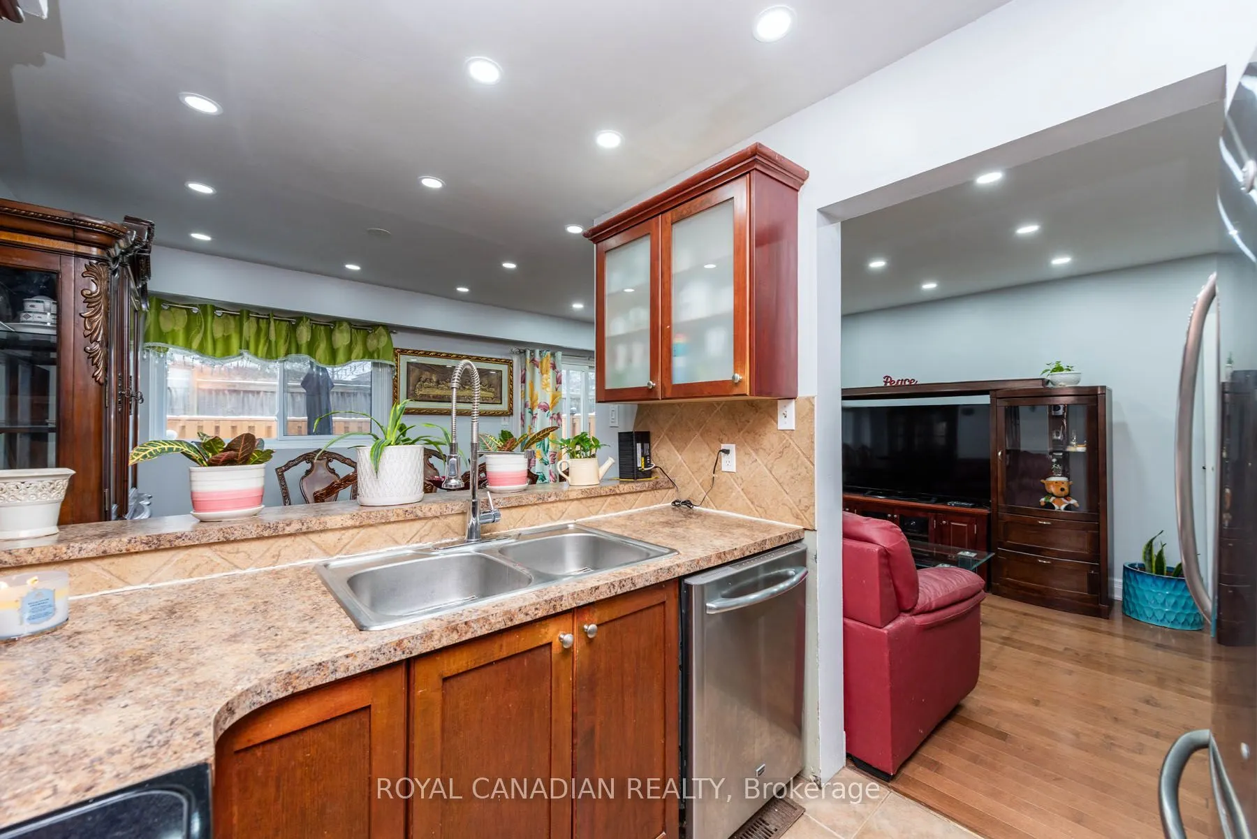 1538 Lancaster Drive, #116
