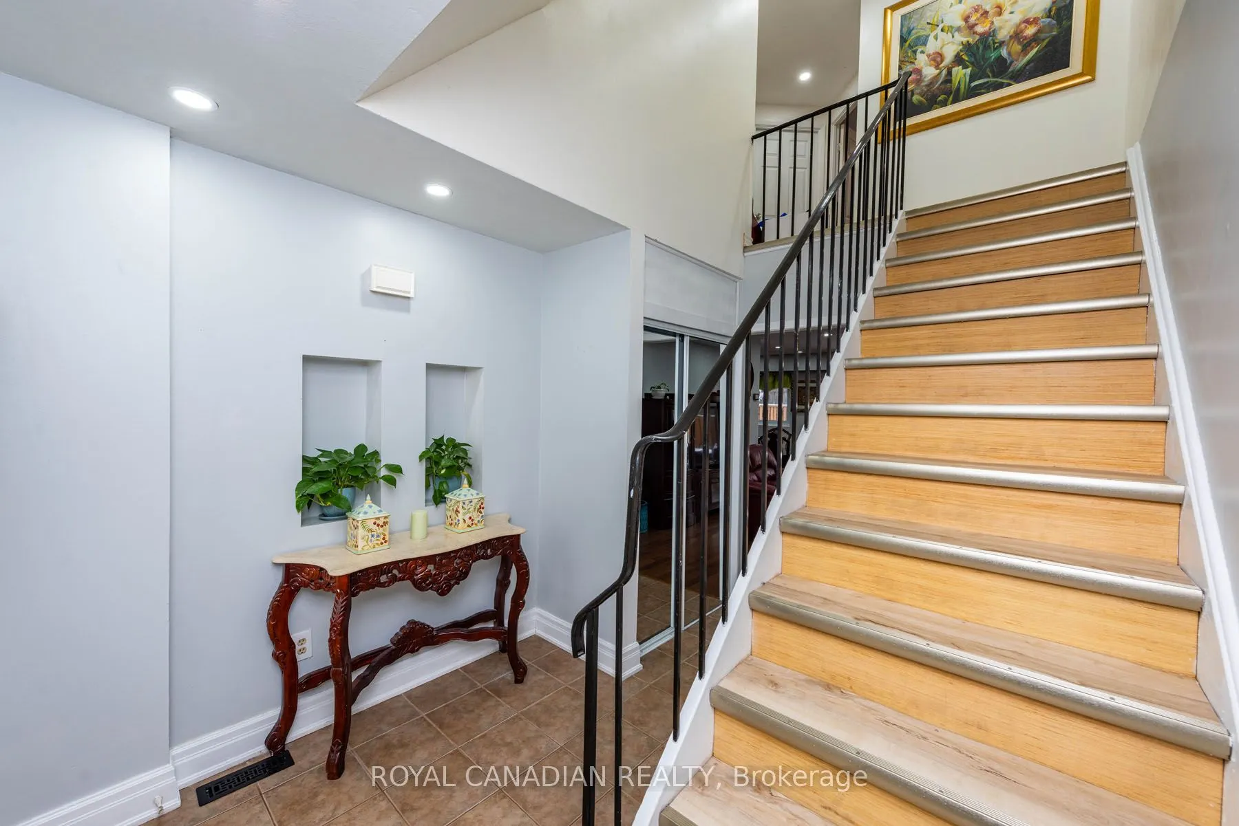 1538 Lancaster Drive, #116