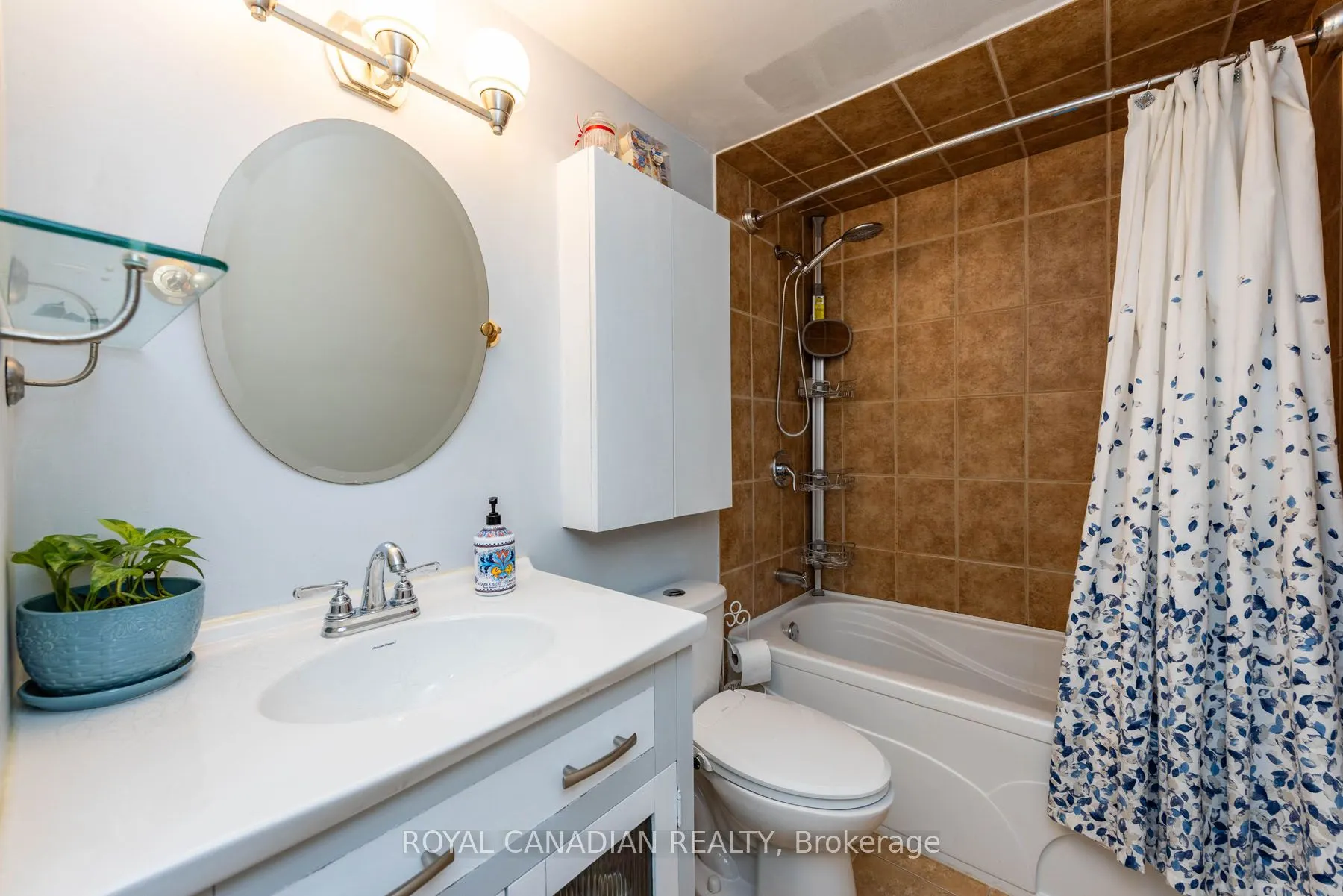 1538 Lancaster Drive, #116