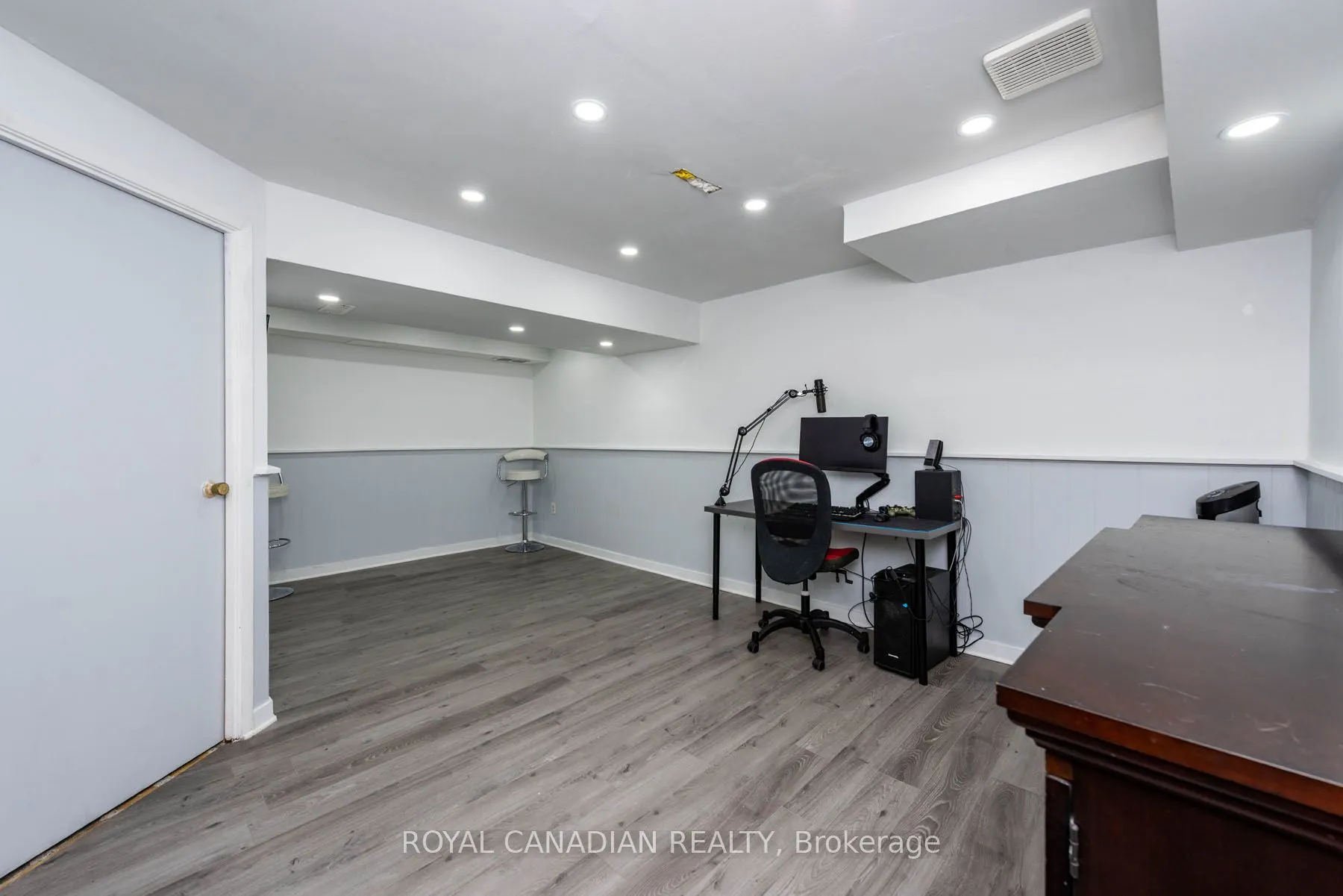 1538 Lancaster Drive, #116