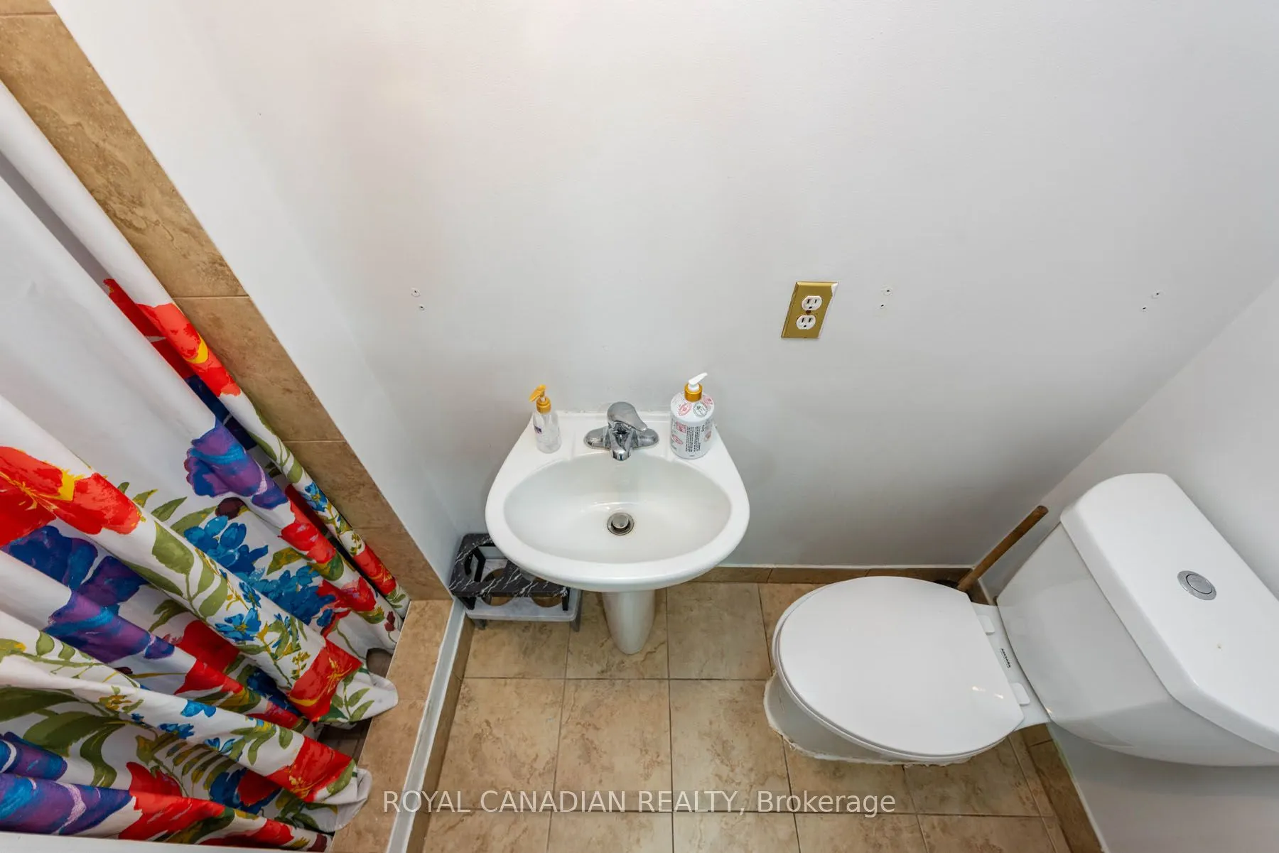 1538 Lancaster Drive, #116