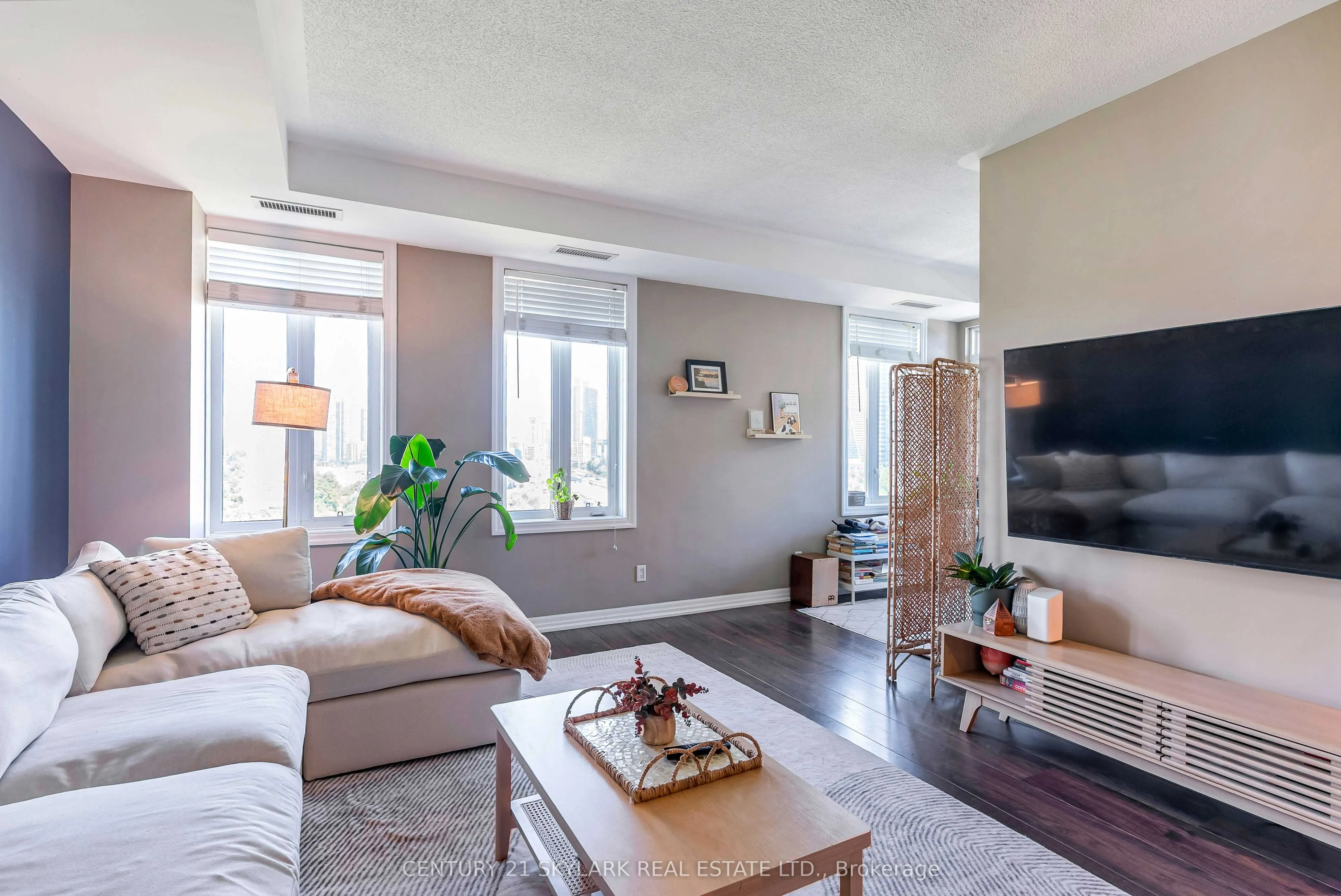 245 Dalesford Road, #516