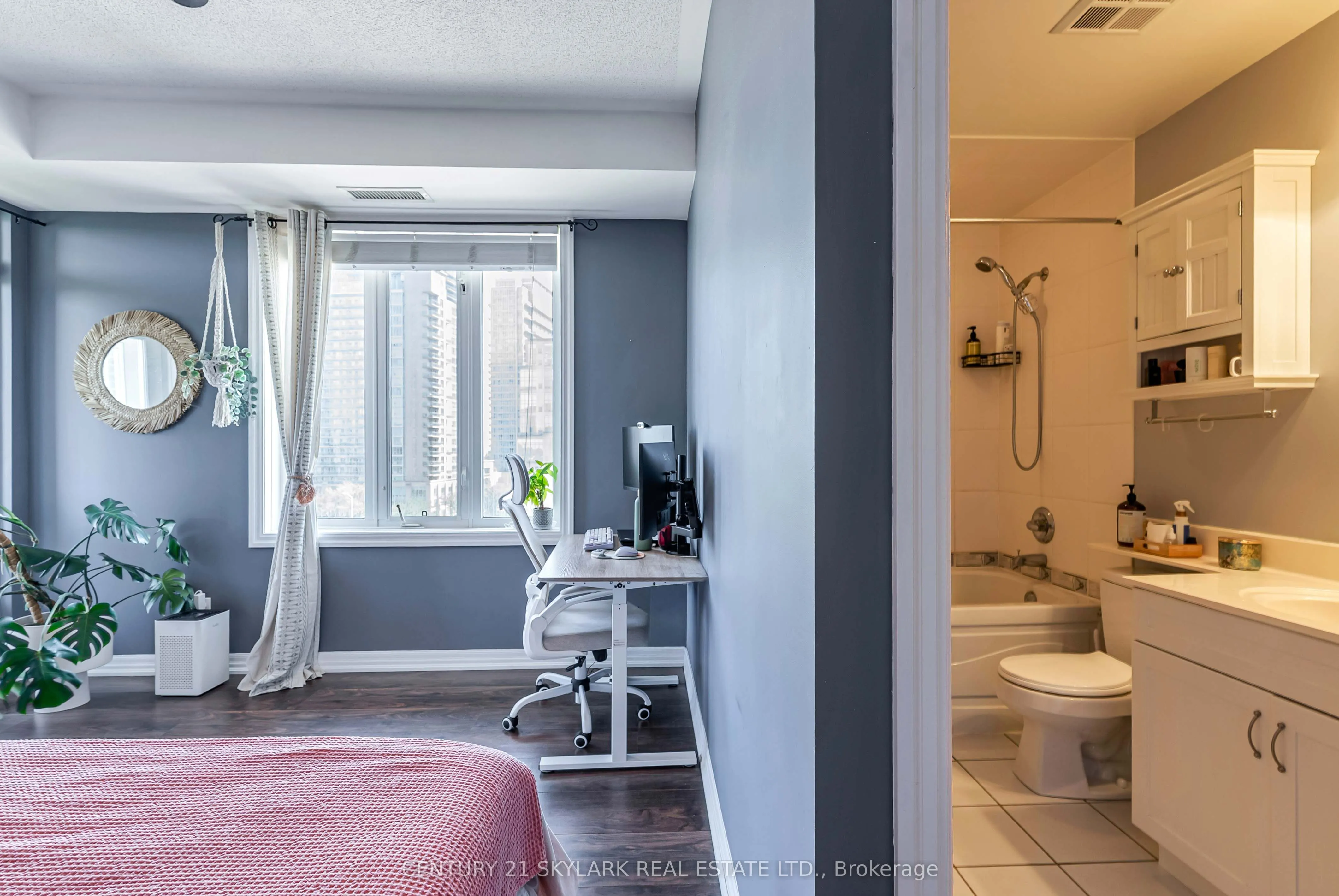 245 Dalesford Road, #516