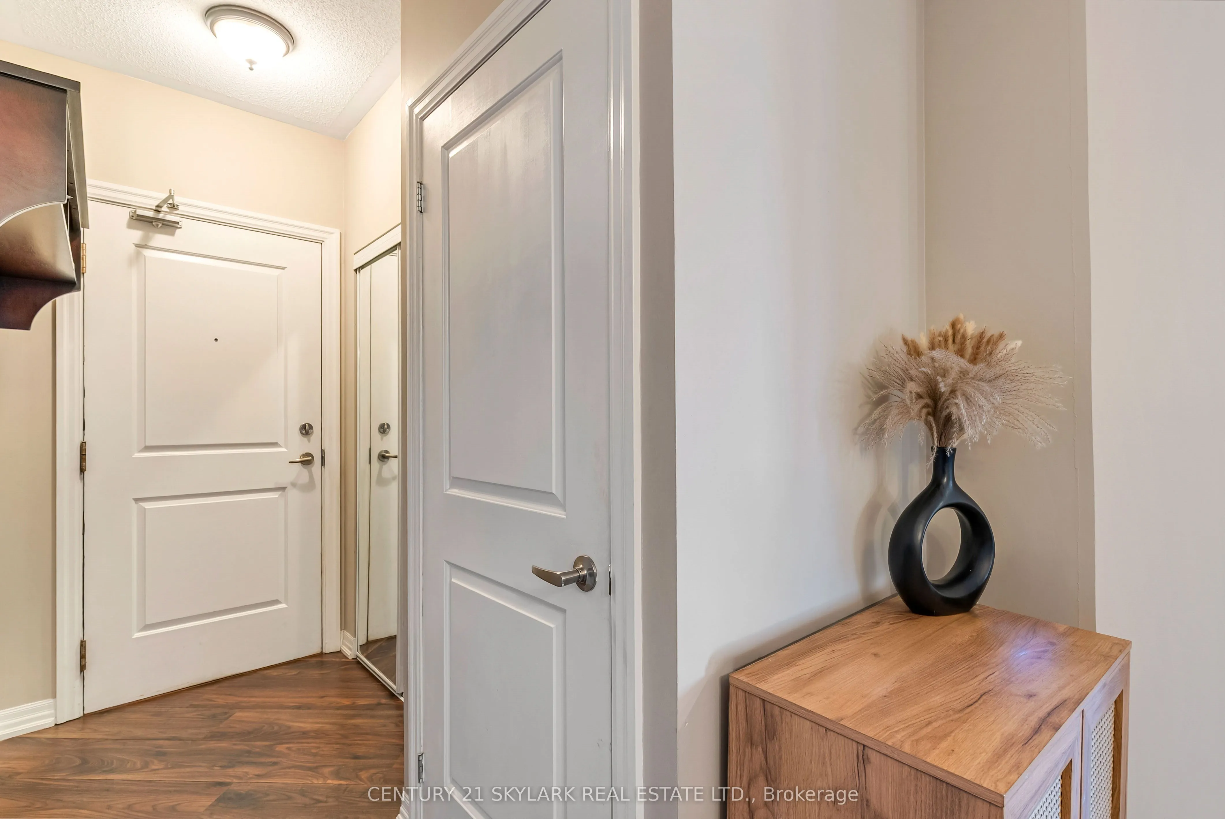 245 Dalesford Road, #516