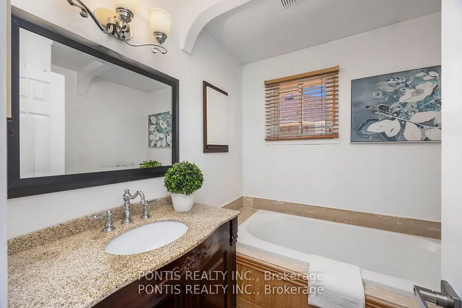 438 ABERFOYLE Court