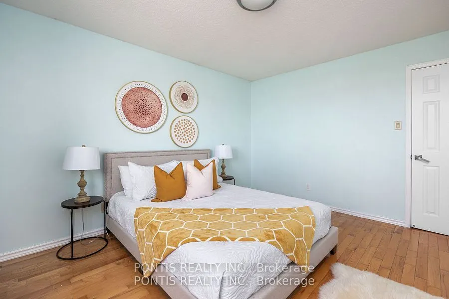 438 ABERFOYLE Court
