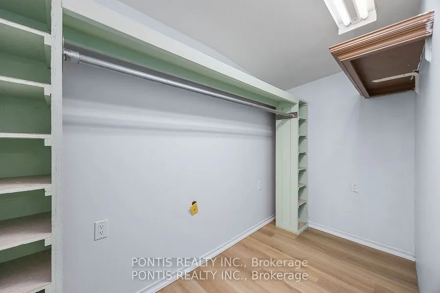 438 ABERFOYLE Court