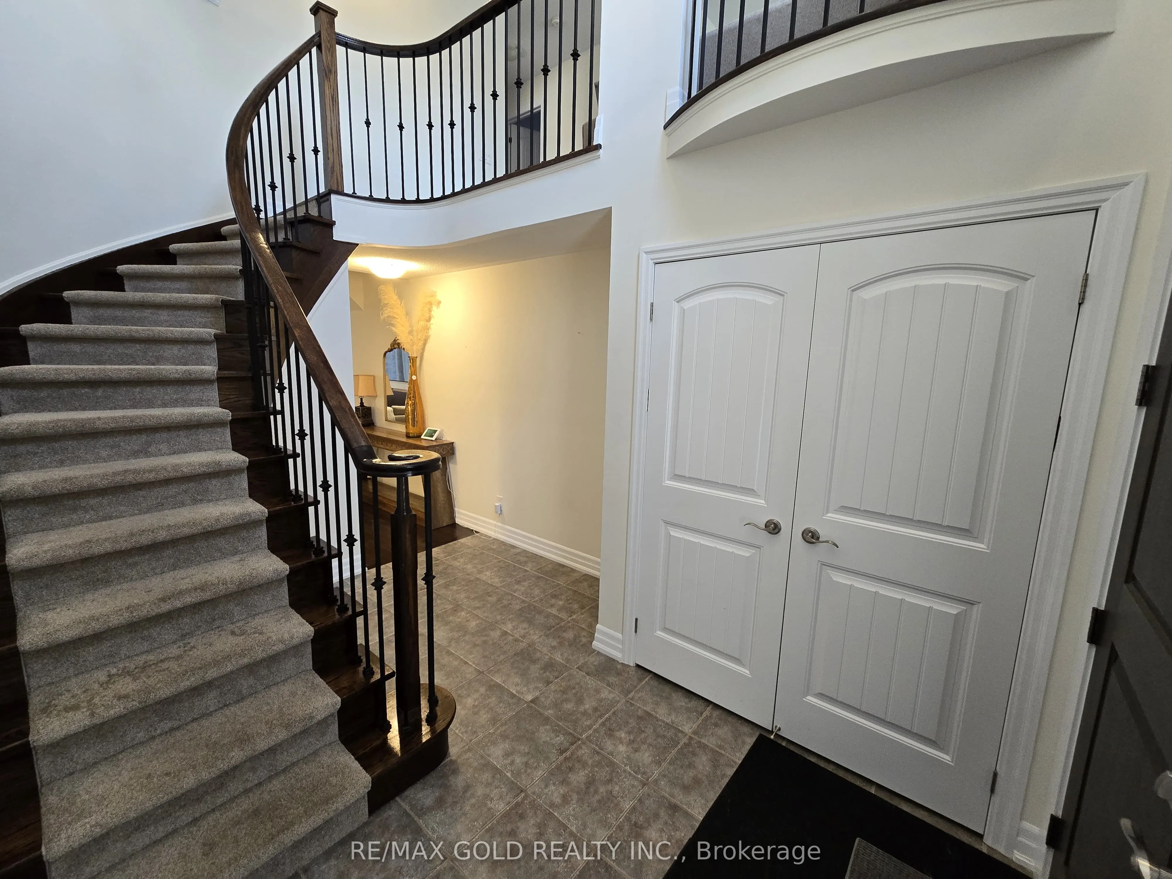 87 Scott Boulevard