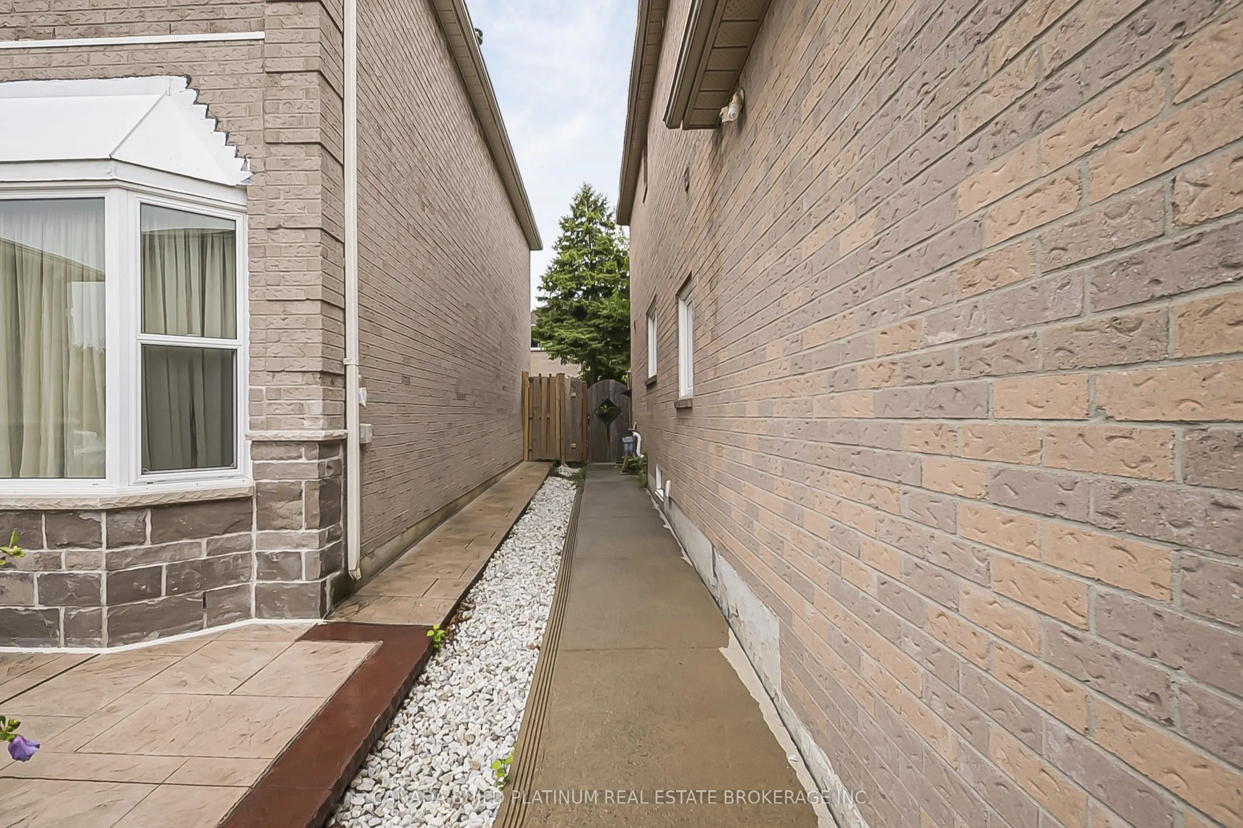 71 Ravenswood Drive