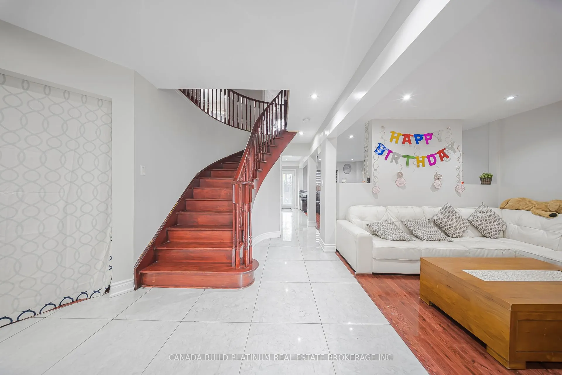 71 Ravenswood Drive