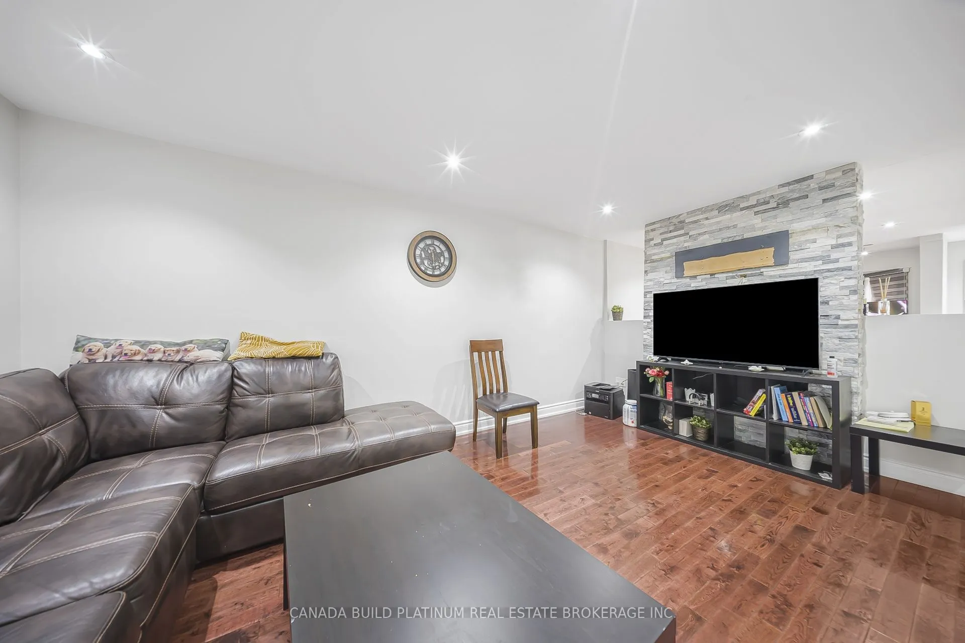 71 Ravenswood Drive