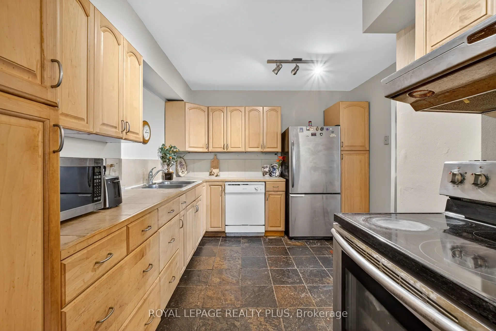 85 Emmett Avenue, #1802