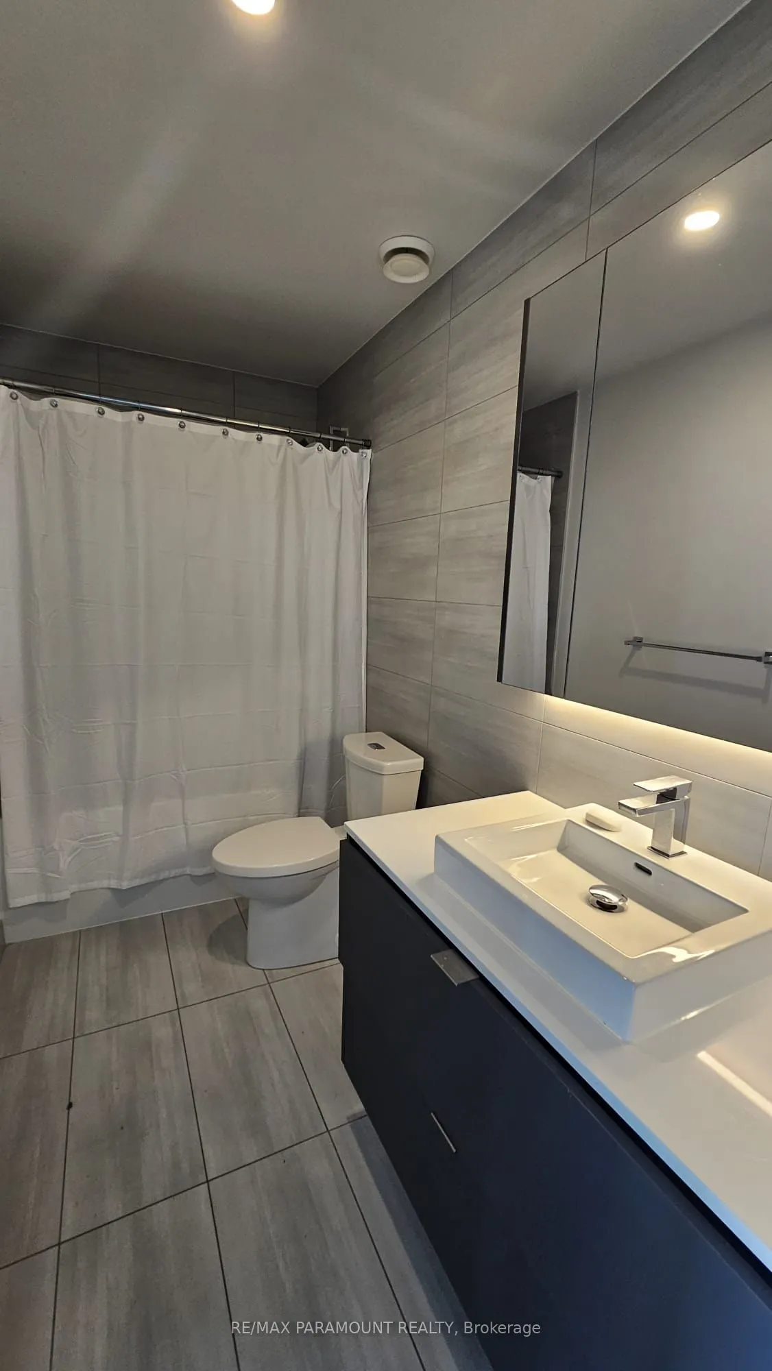 7 Smith Crescent, #415
