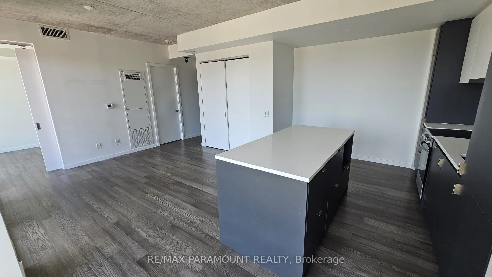 7 Smith Crescent, #415