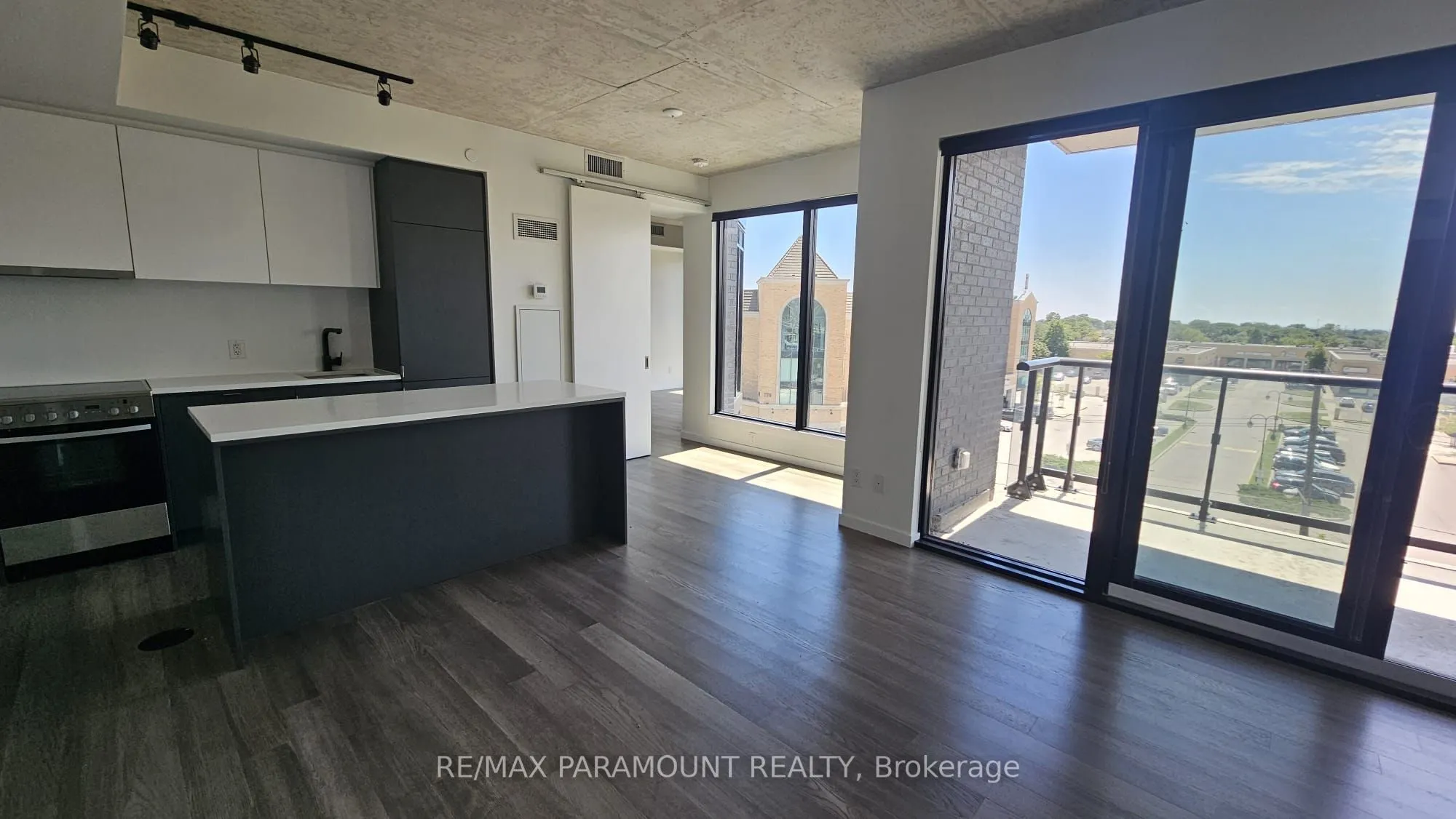 7 Smith Crescent, #415