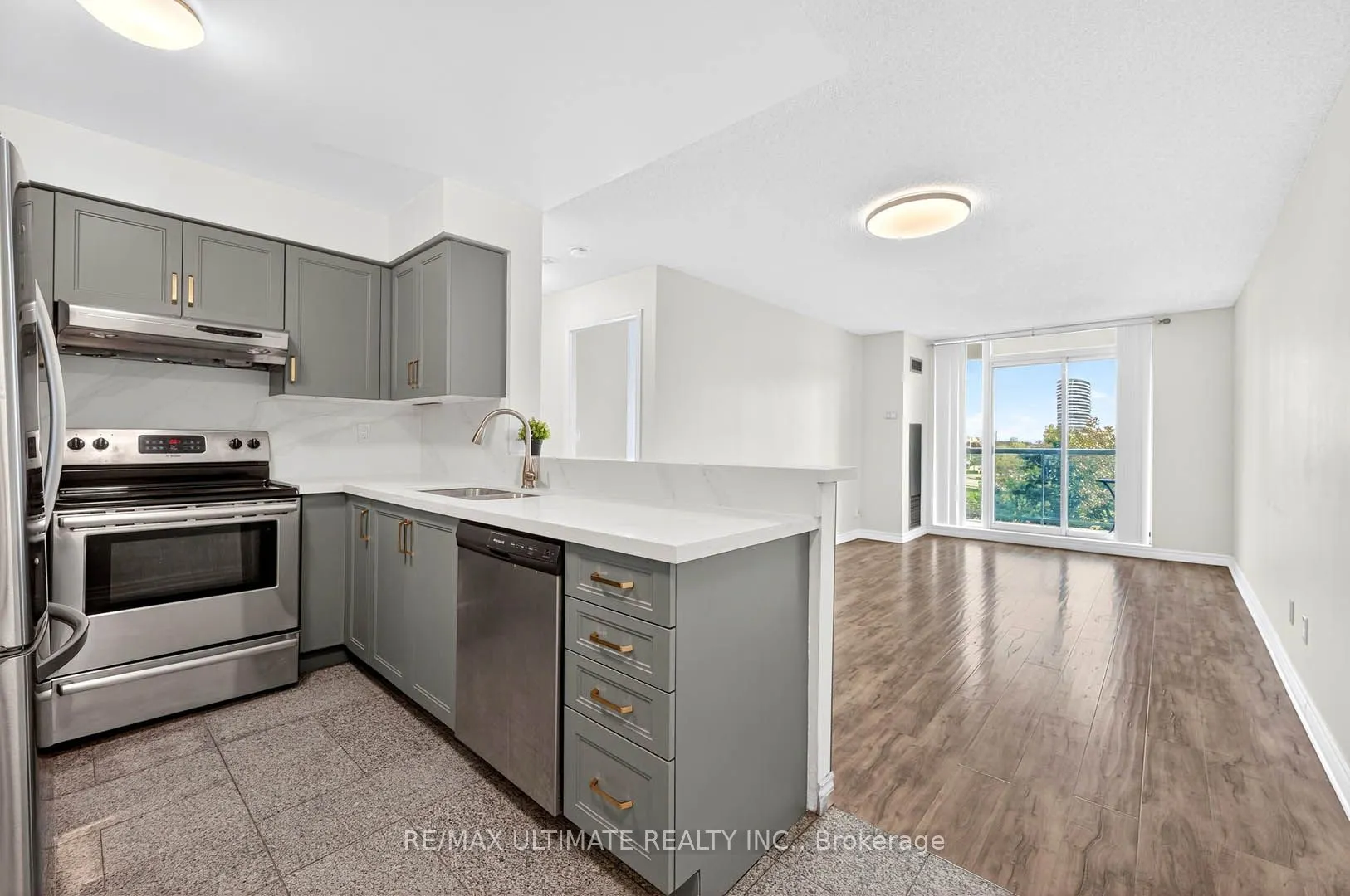 2585 Erin Centre Boulevard, #305