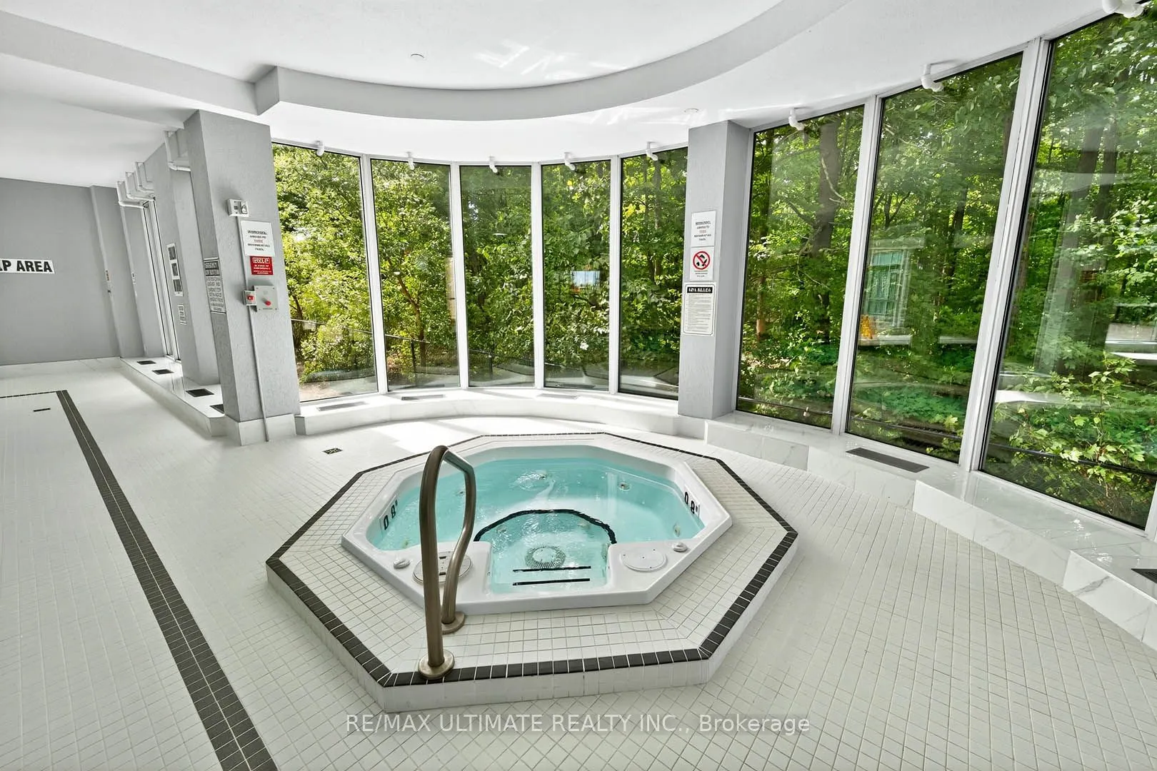 2585 Erin Centre Boulevard, #305