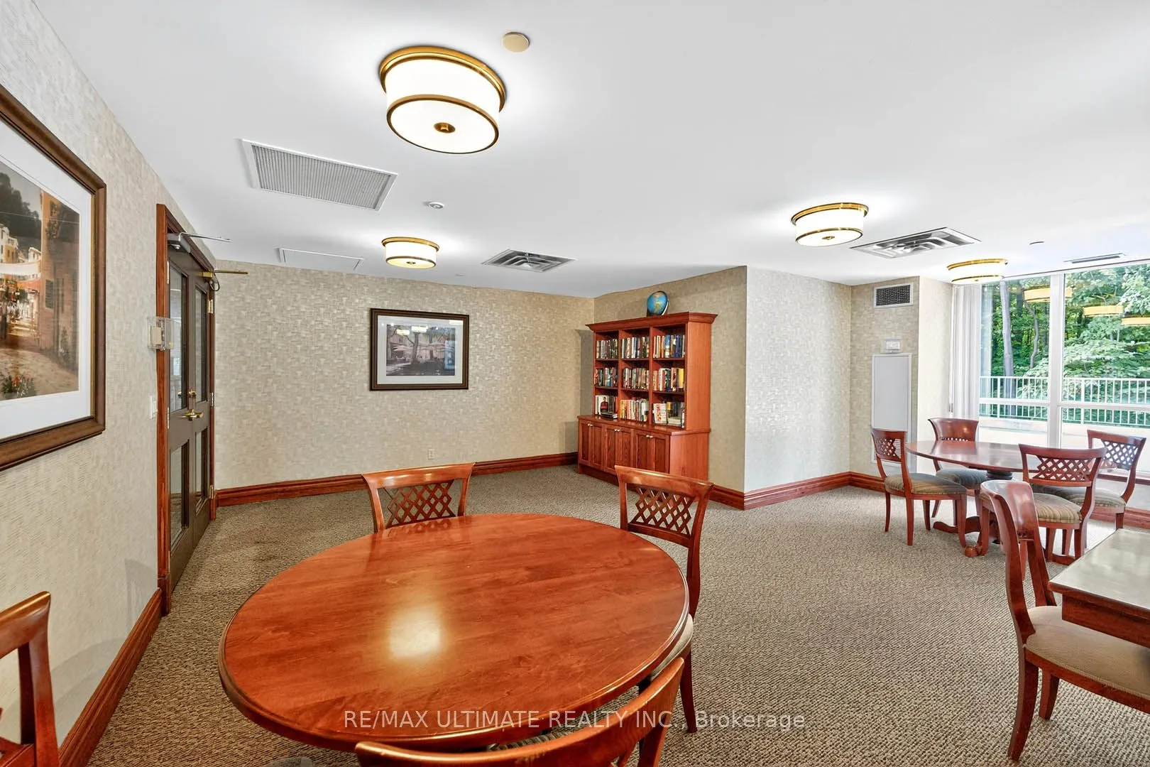2585 Erin Centre Boulevard, #305