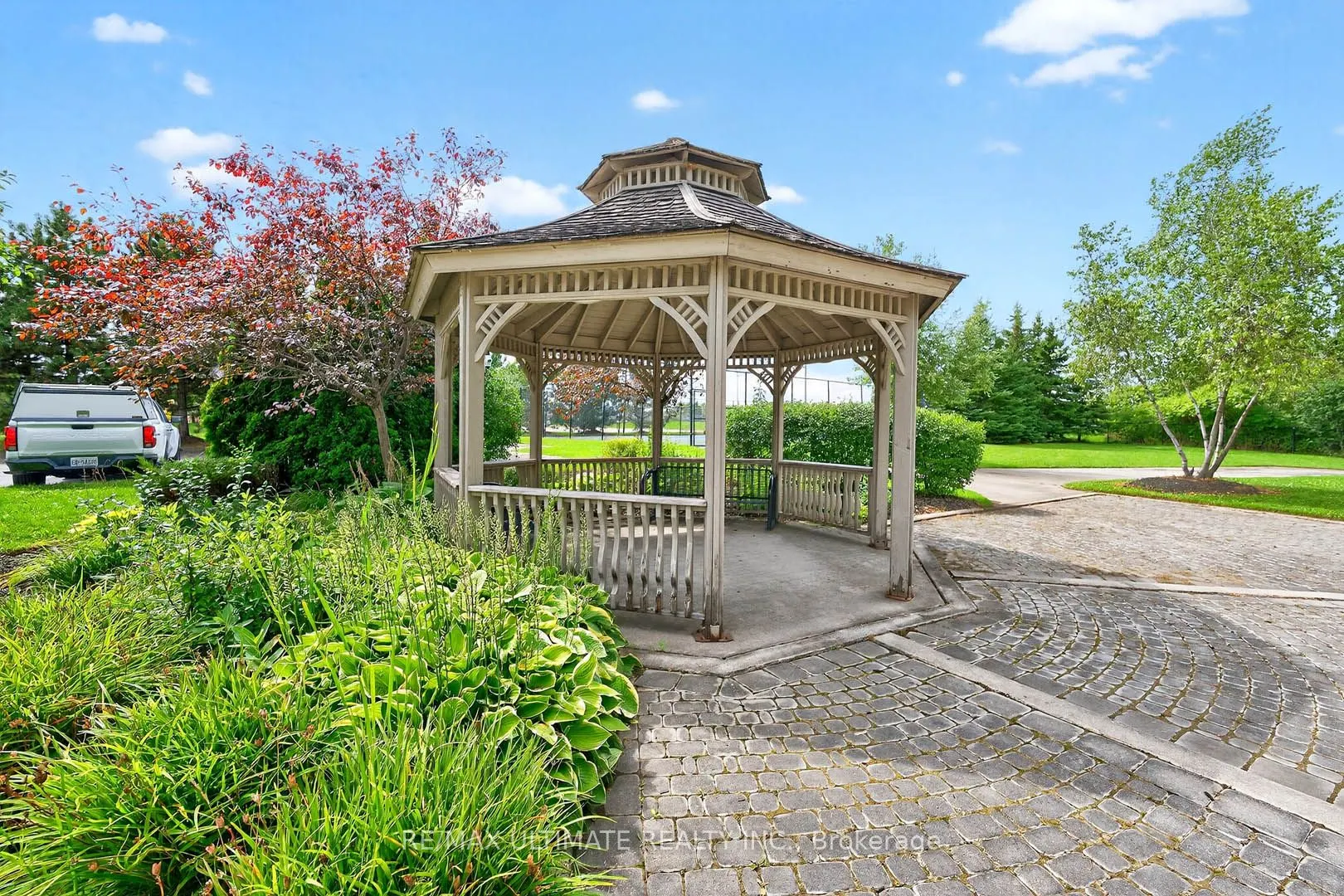 2585 Erin Centre Boulevard, #305