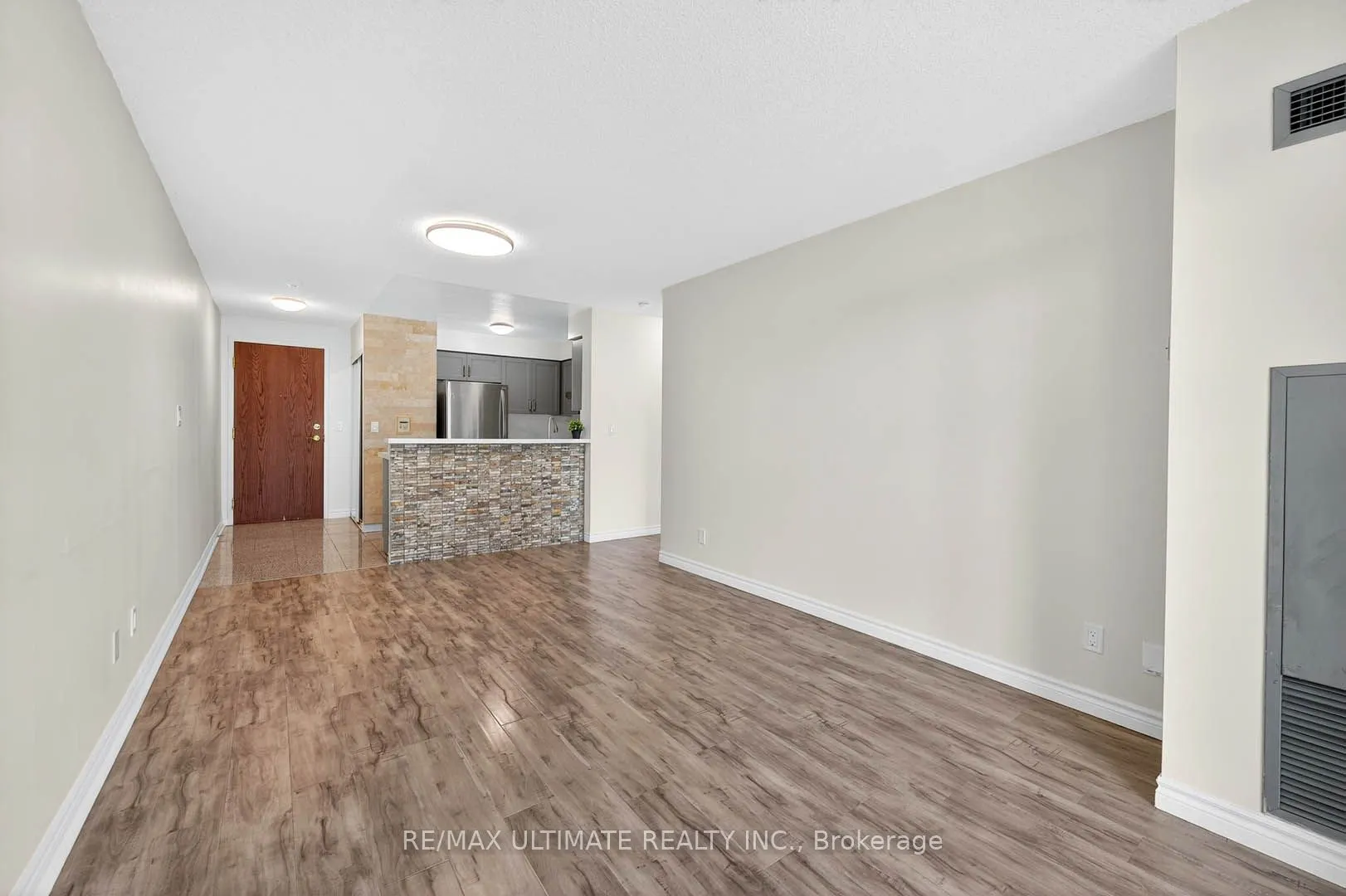 2585 Erin Centre Boulevard, #305