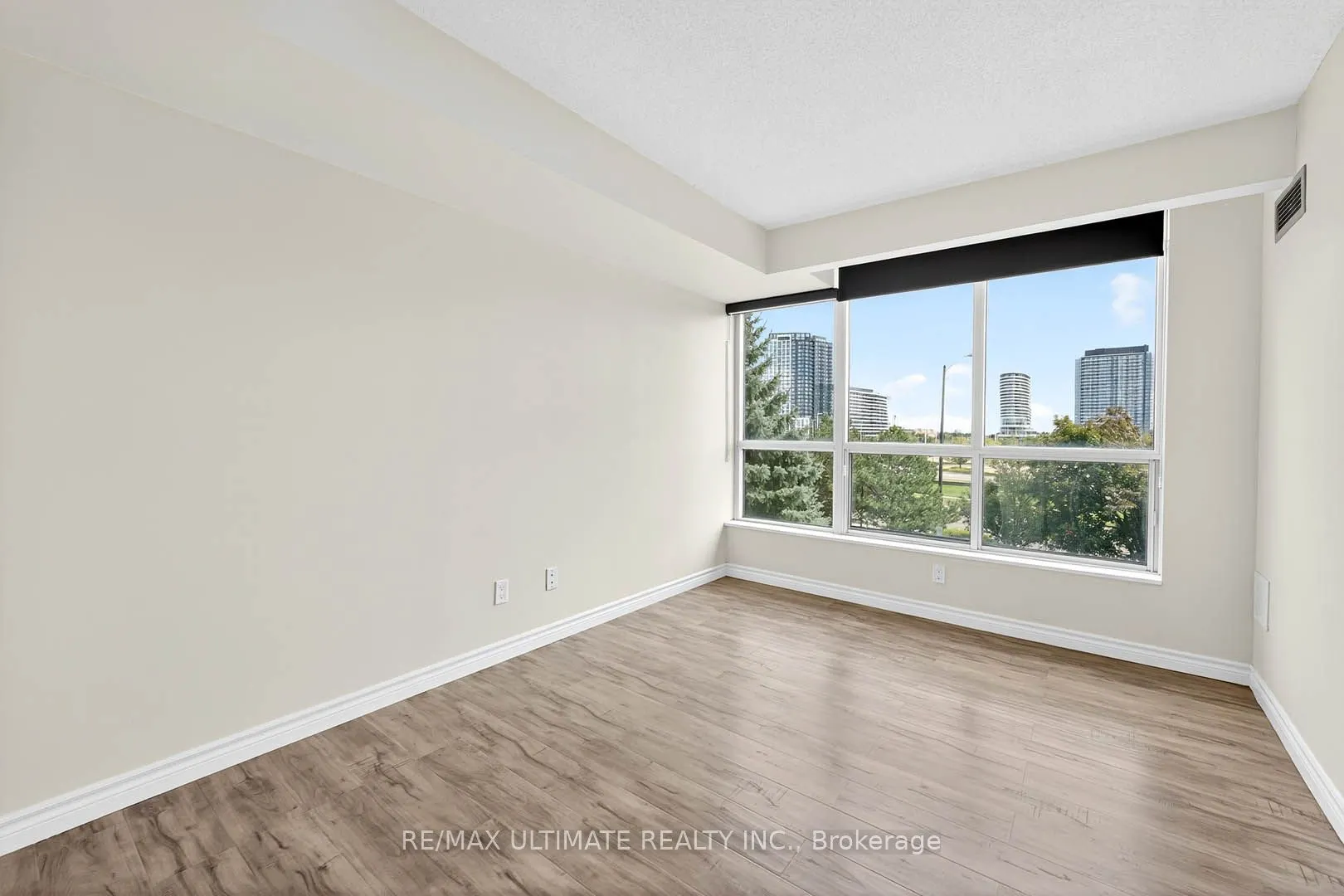 2585 Erin Centre Boulevard, #305