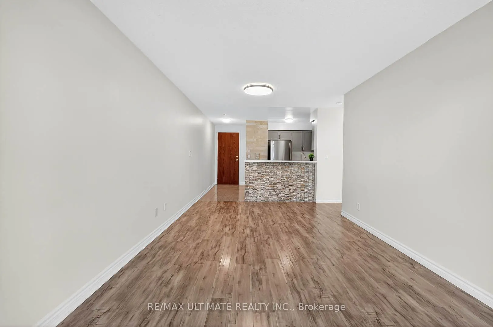 2585 Erin Centre Boulevard, #305