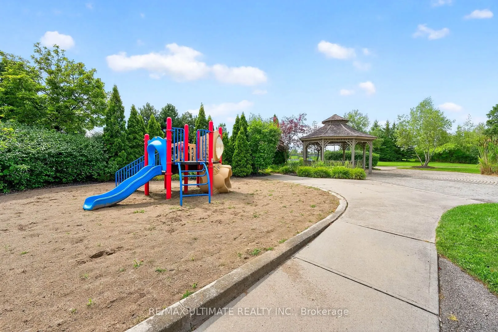 2585 Erin Centre Boulevard, #305