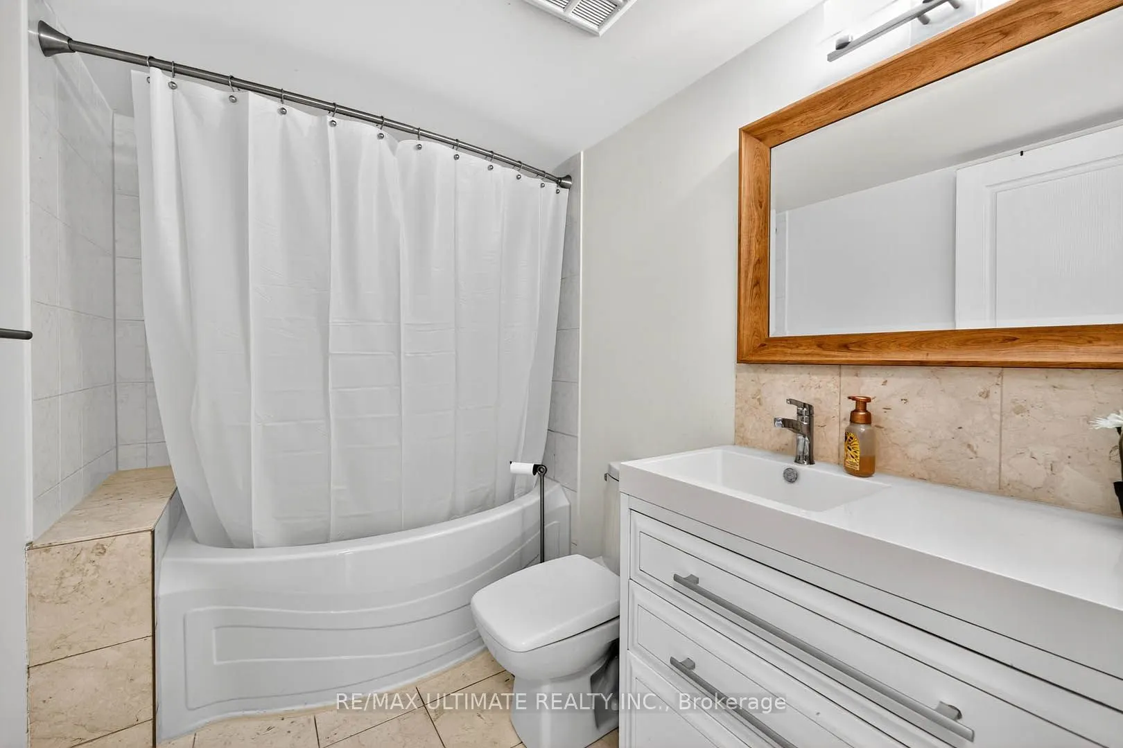 2585 Erin Centre Boulevard, #305