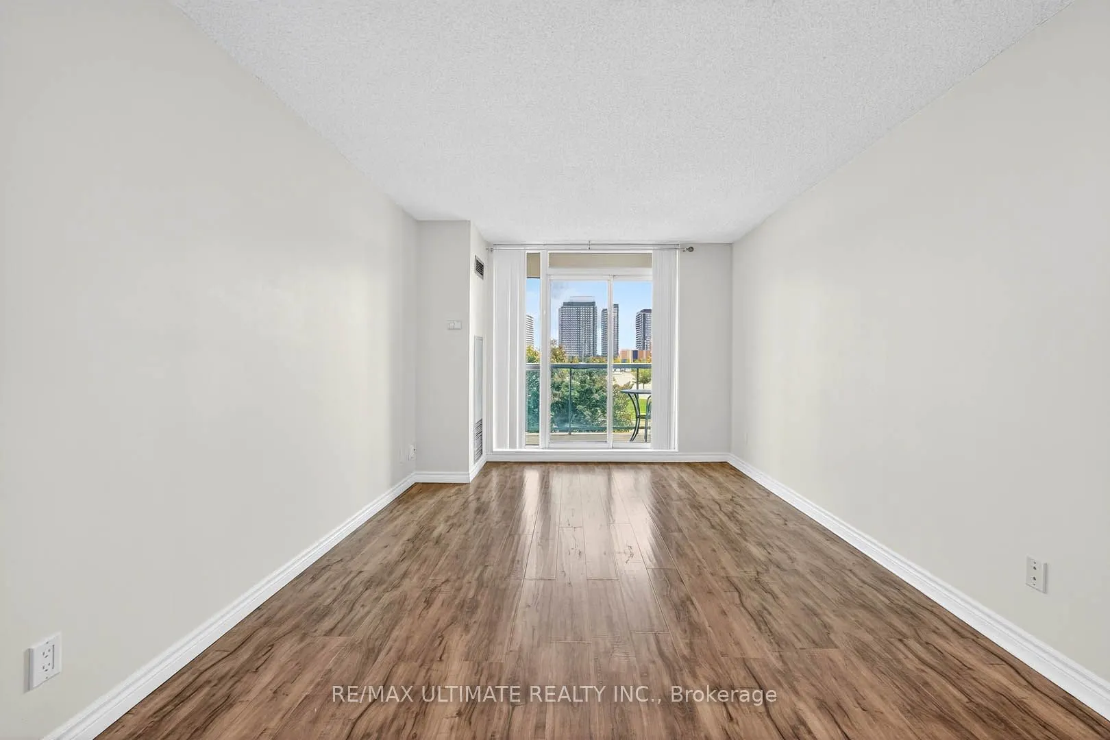 2585 Erin Centre Boulevard, #305