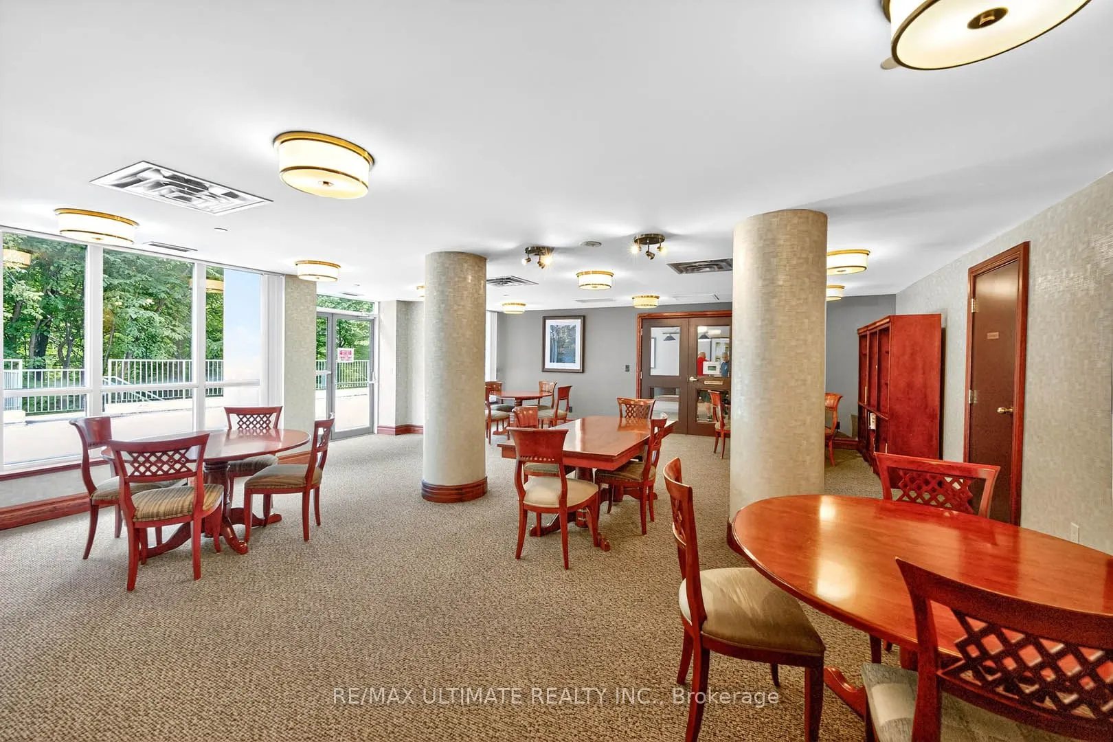 2585 Erin Centre Boulevard, #305