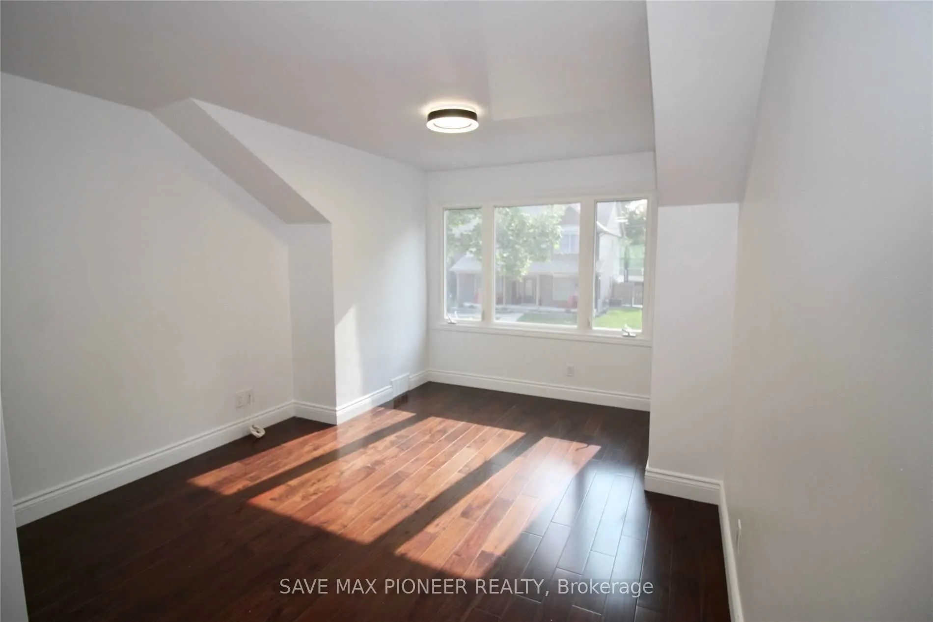 5 Parkview Boulevard