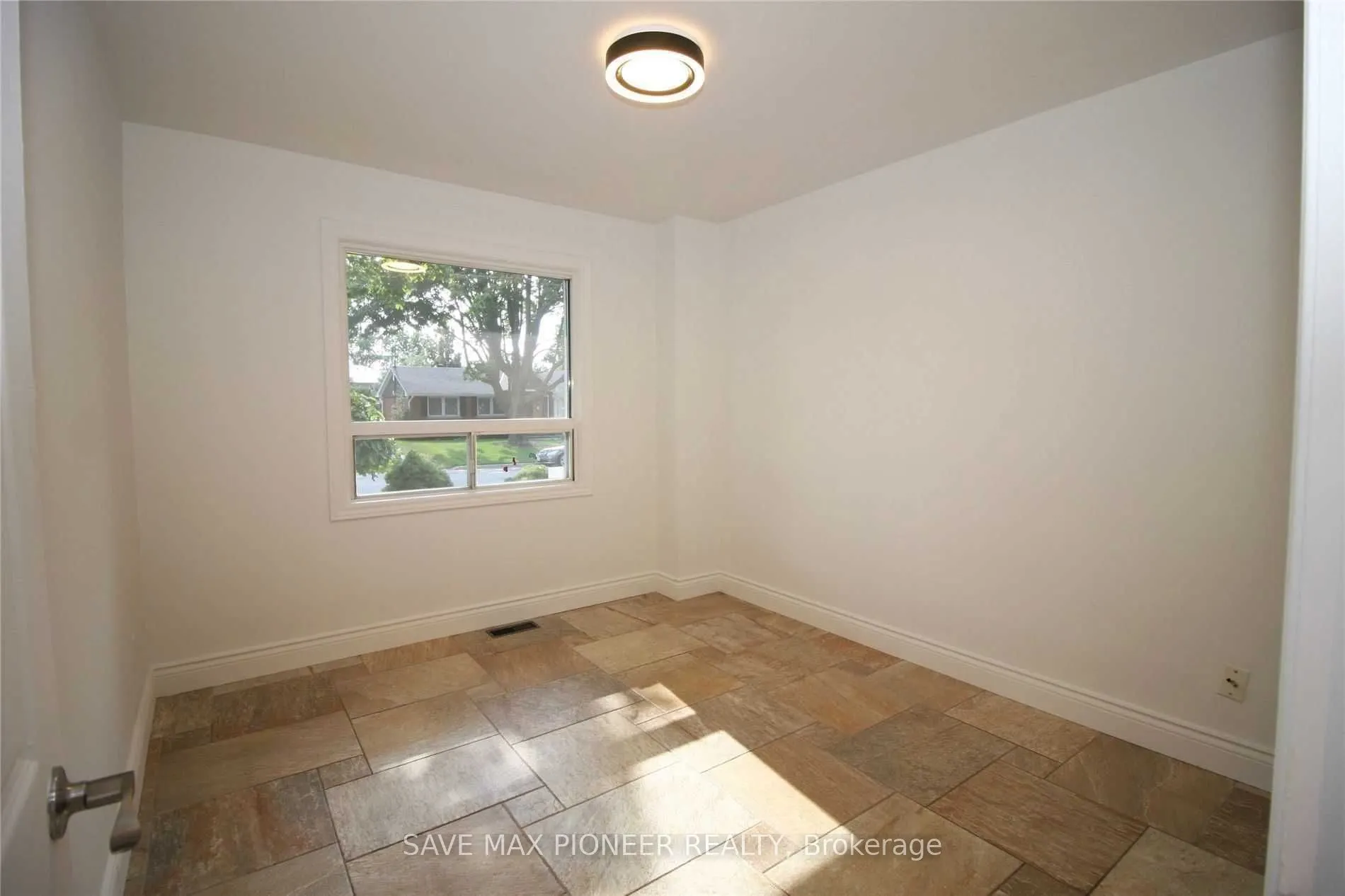 5 Parkview Boulevard
