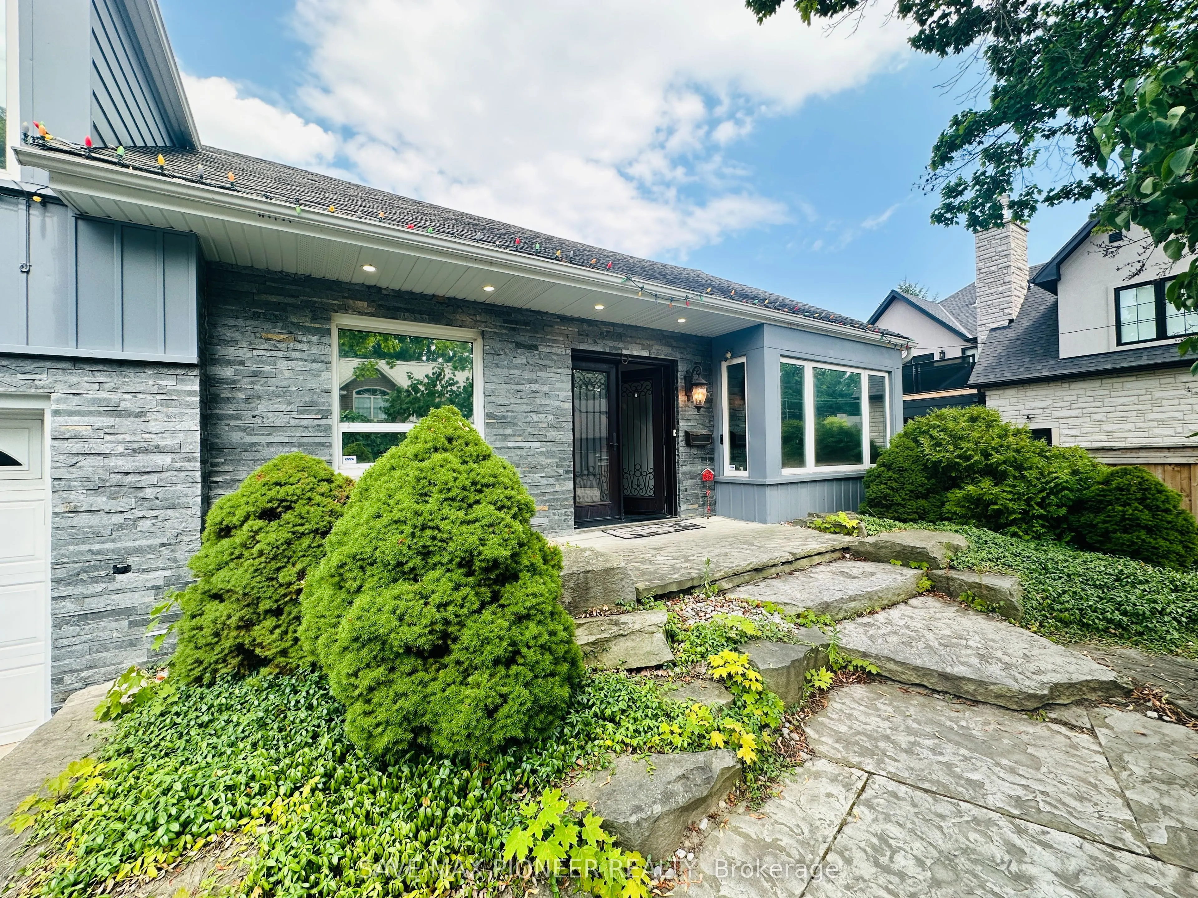 5 Parkview Boulevard