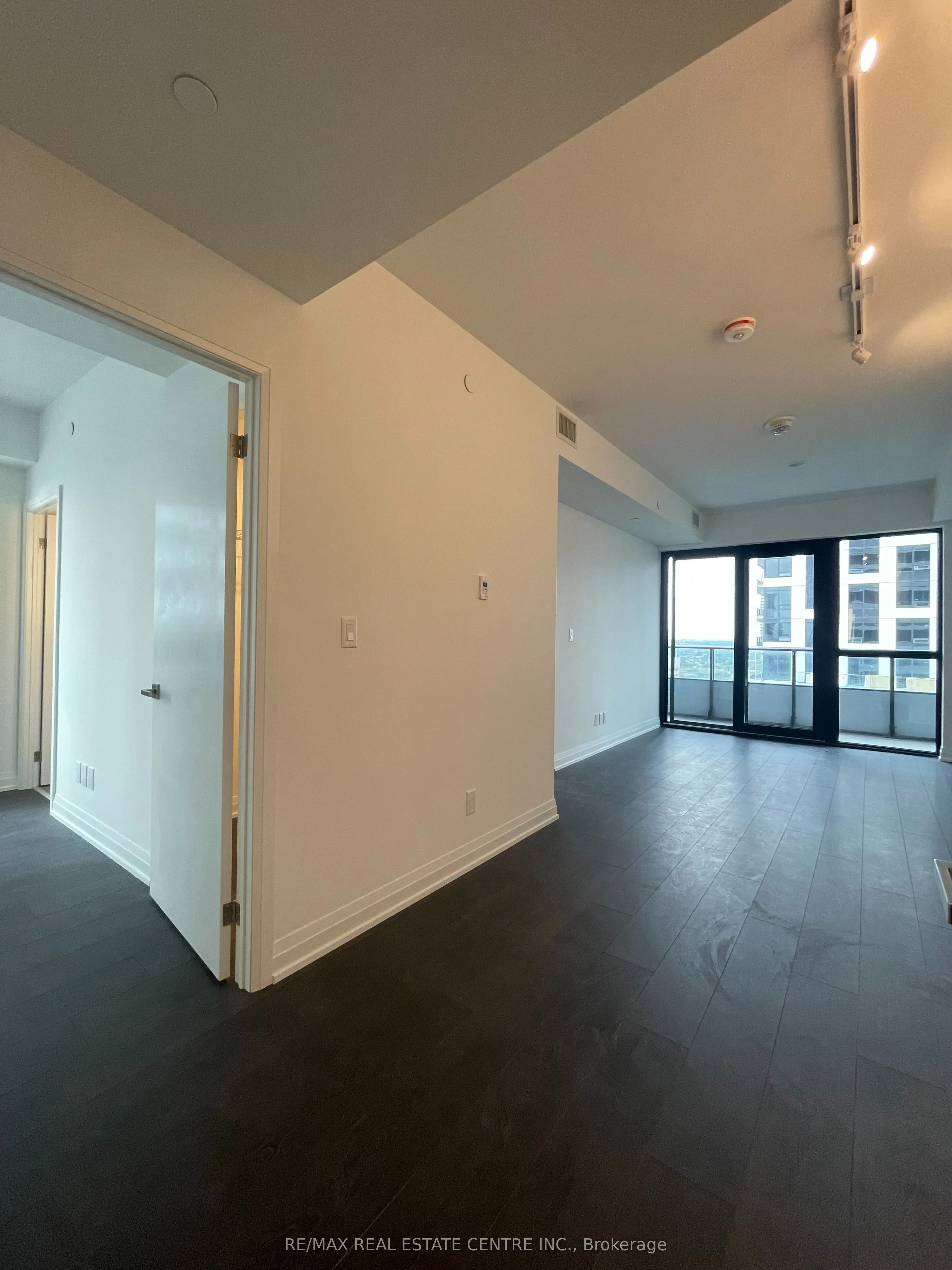 4015 The Exchange, #2010