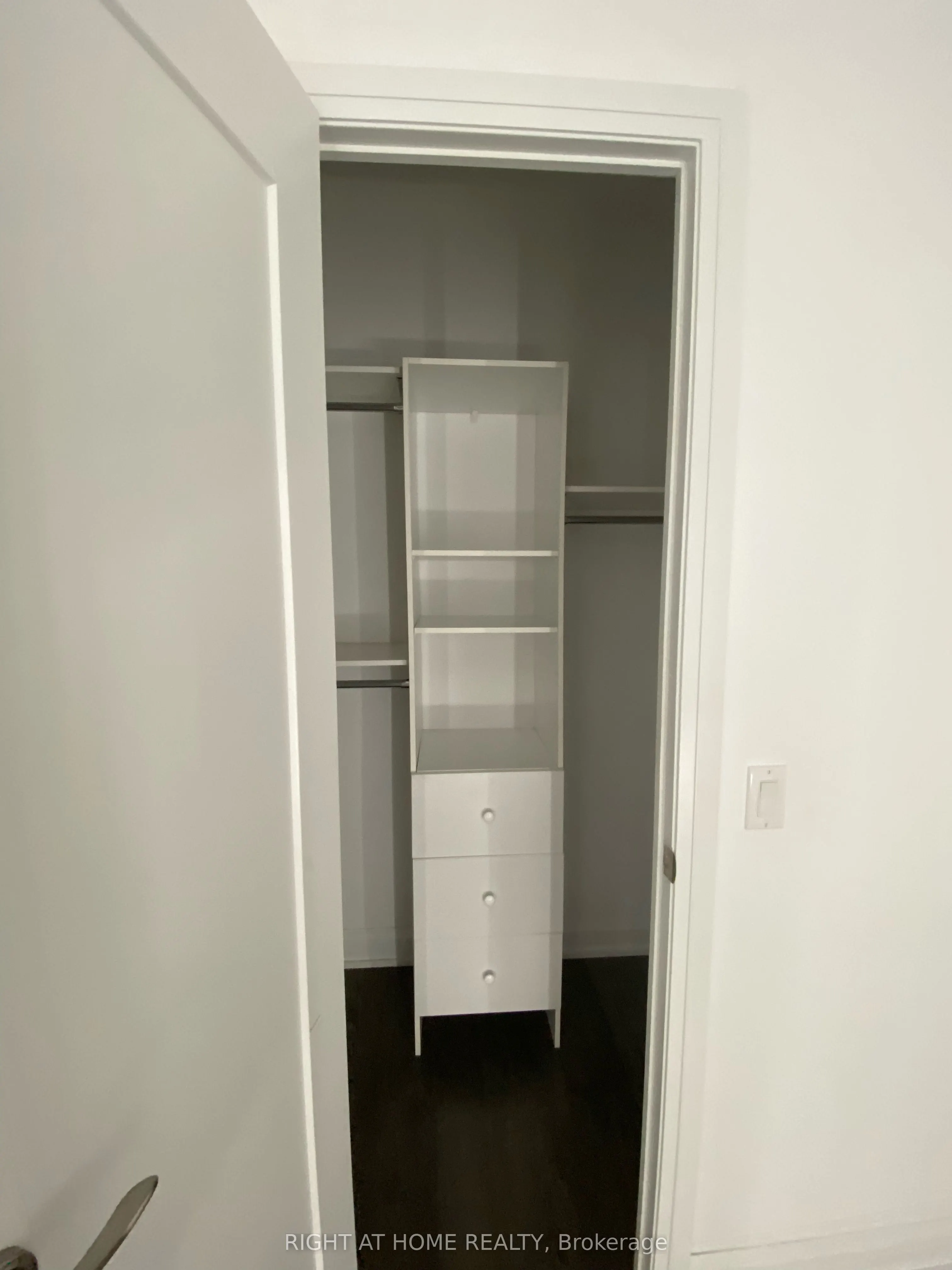 56 ANNIE CRAIG Drive, #2906