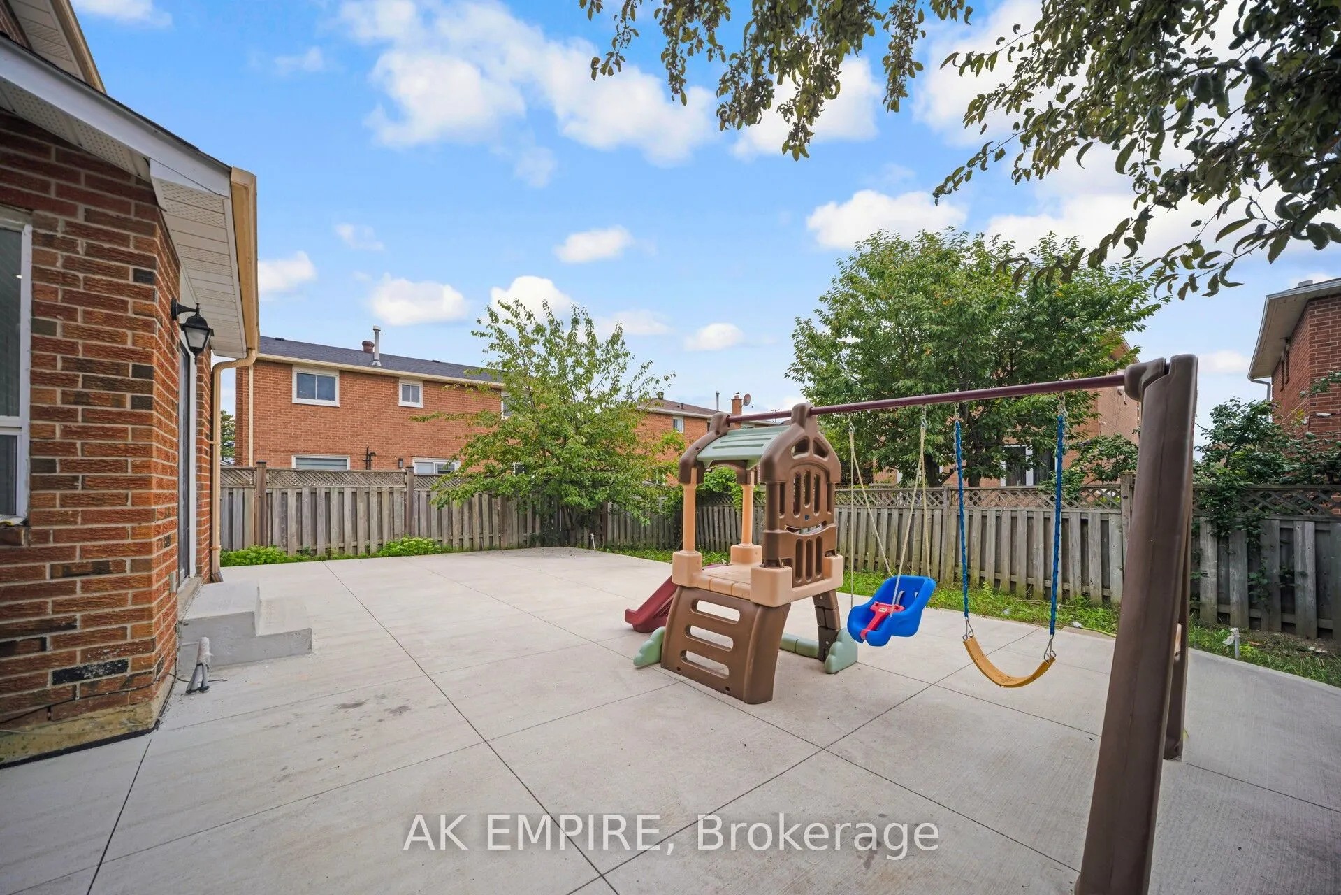 92 Whitehaven Drive