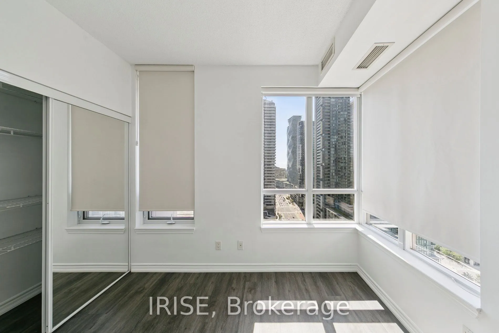 388 Prince Of Wales Drive, #2102