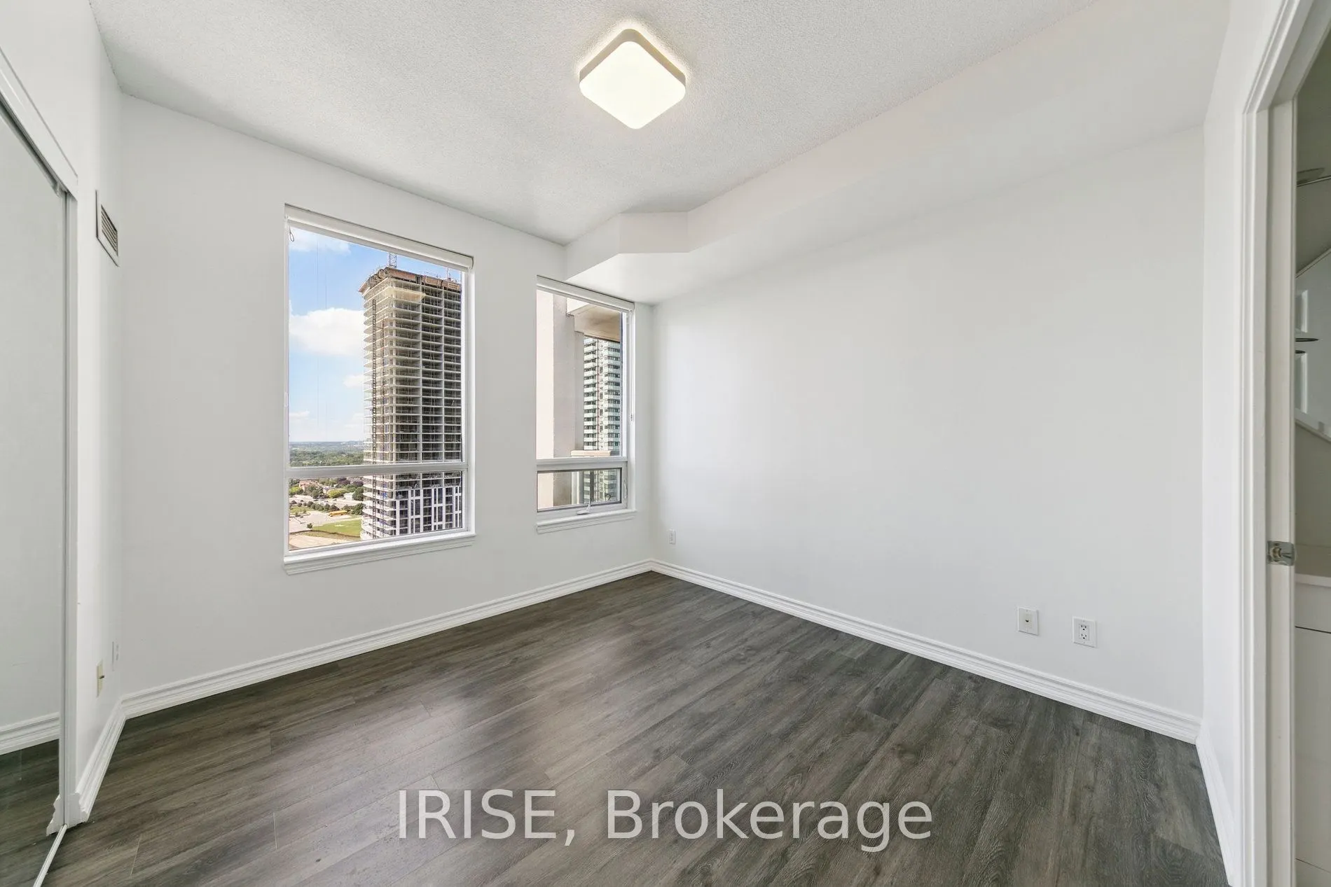 388 Prince Of Wales Drive, #2102
