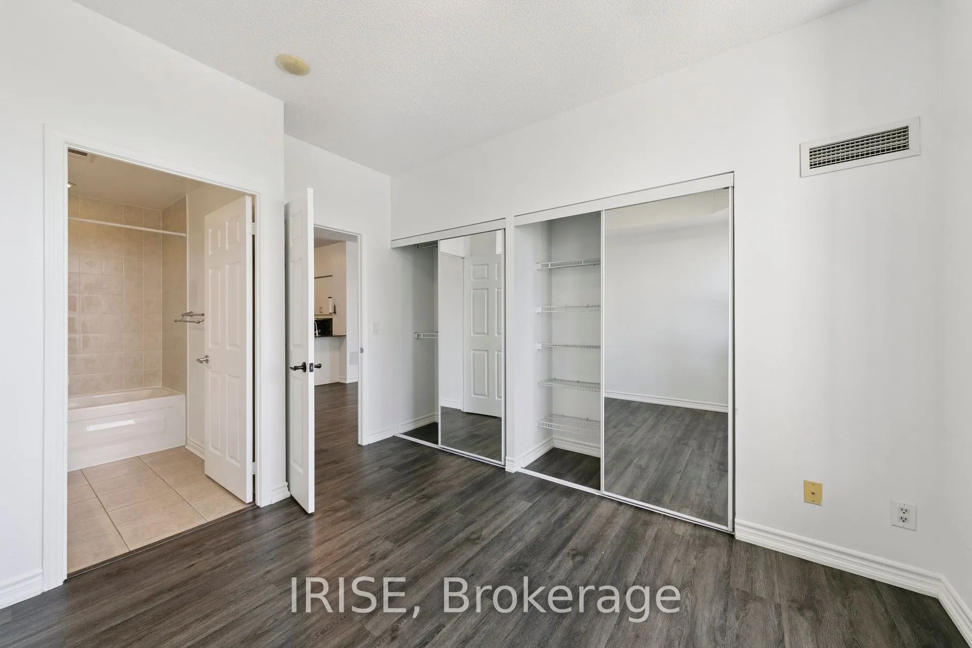 388 Prince Of Wales Drive, #2102