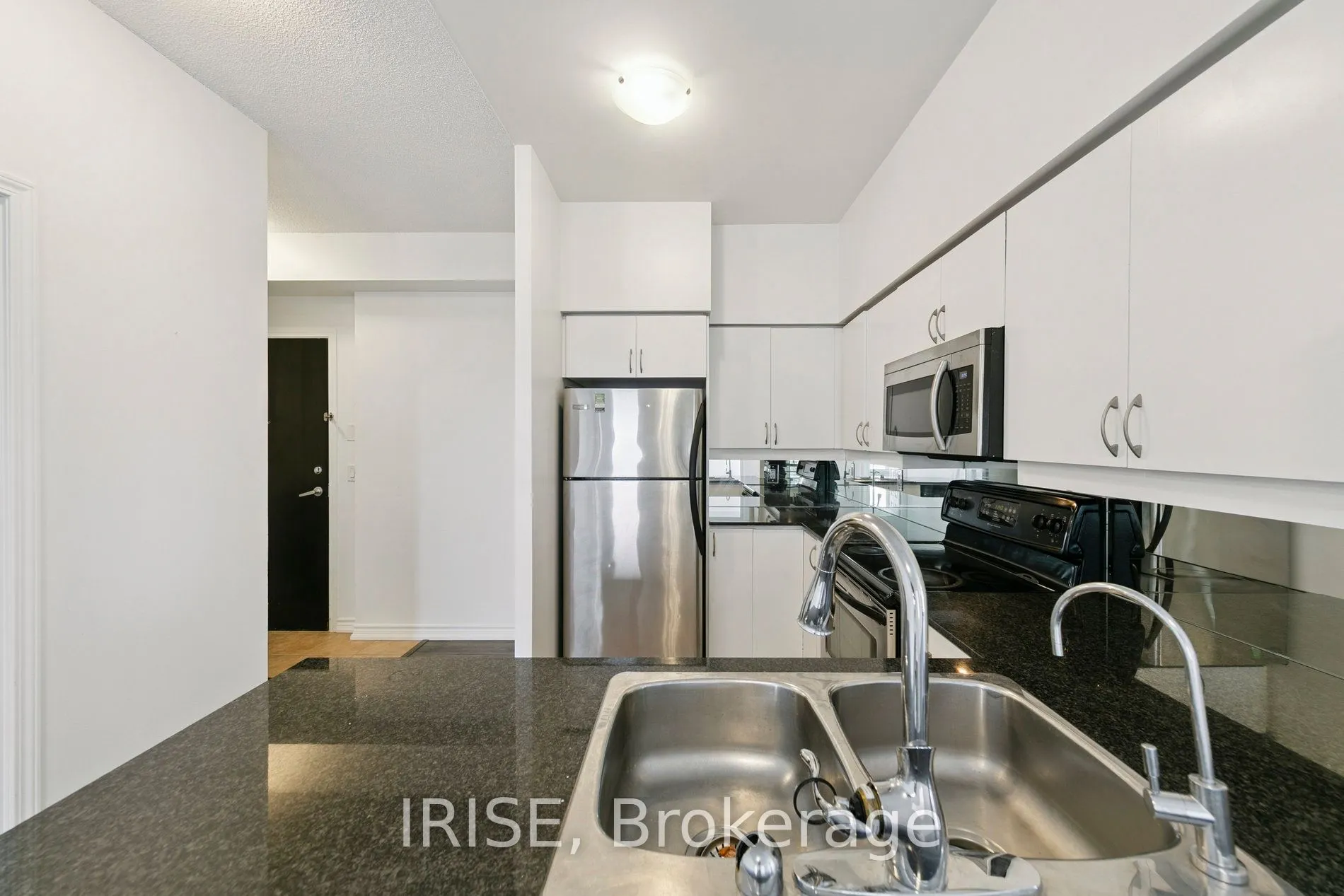 388 Prince Of Wales Drive, #2102